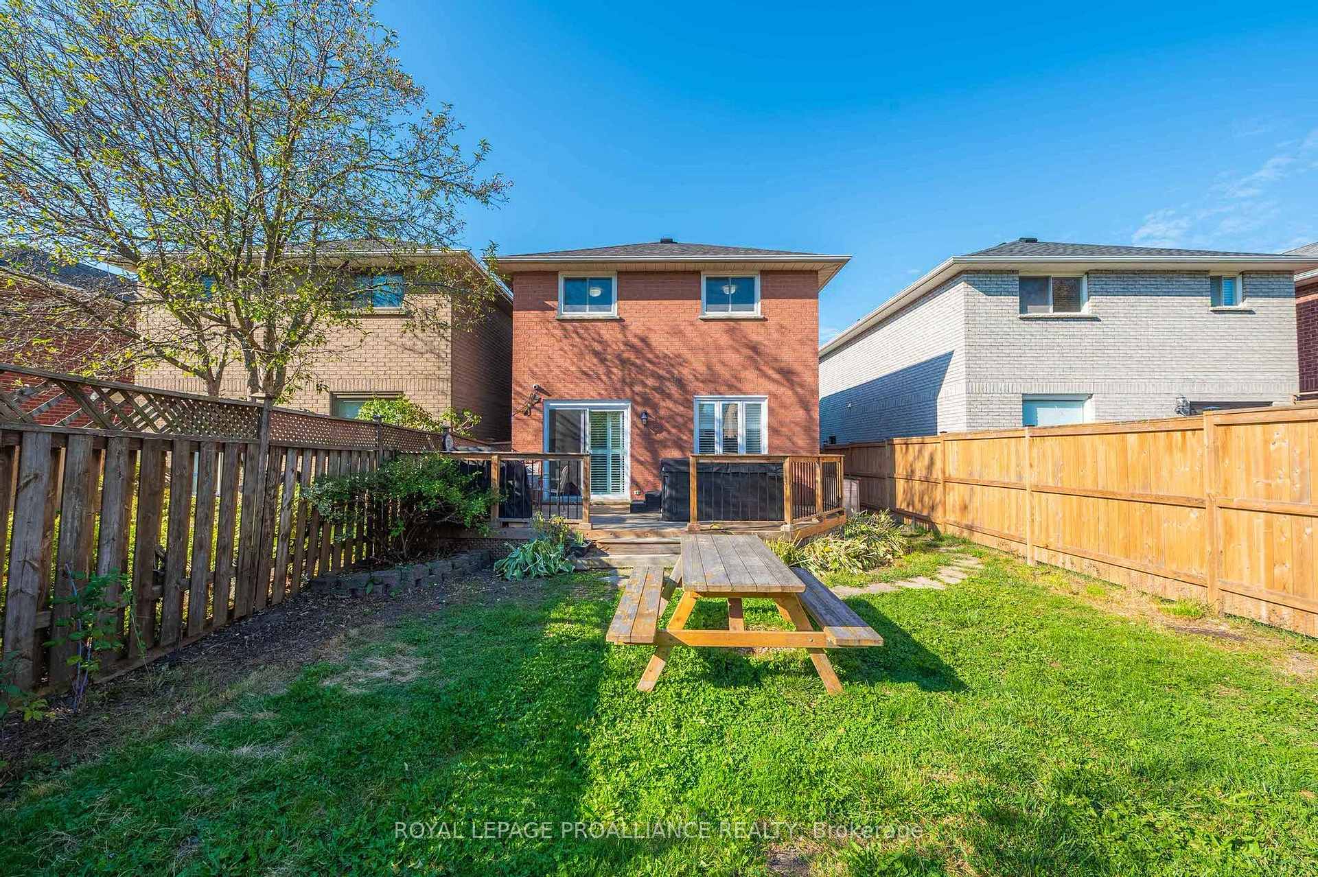 Photo 23 of 7 Fieldcrest Avenue, Clarington, Courtice — HOMEH