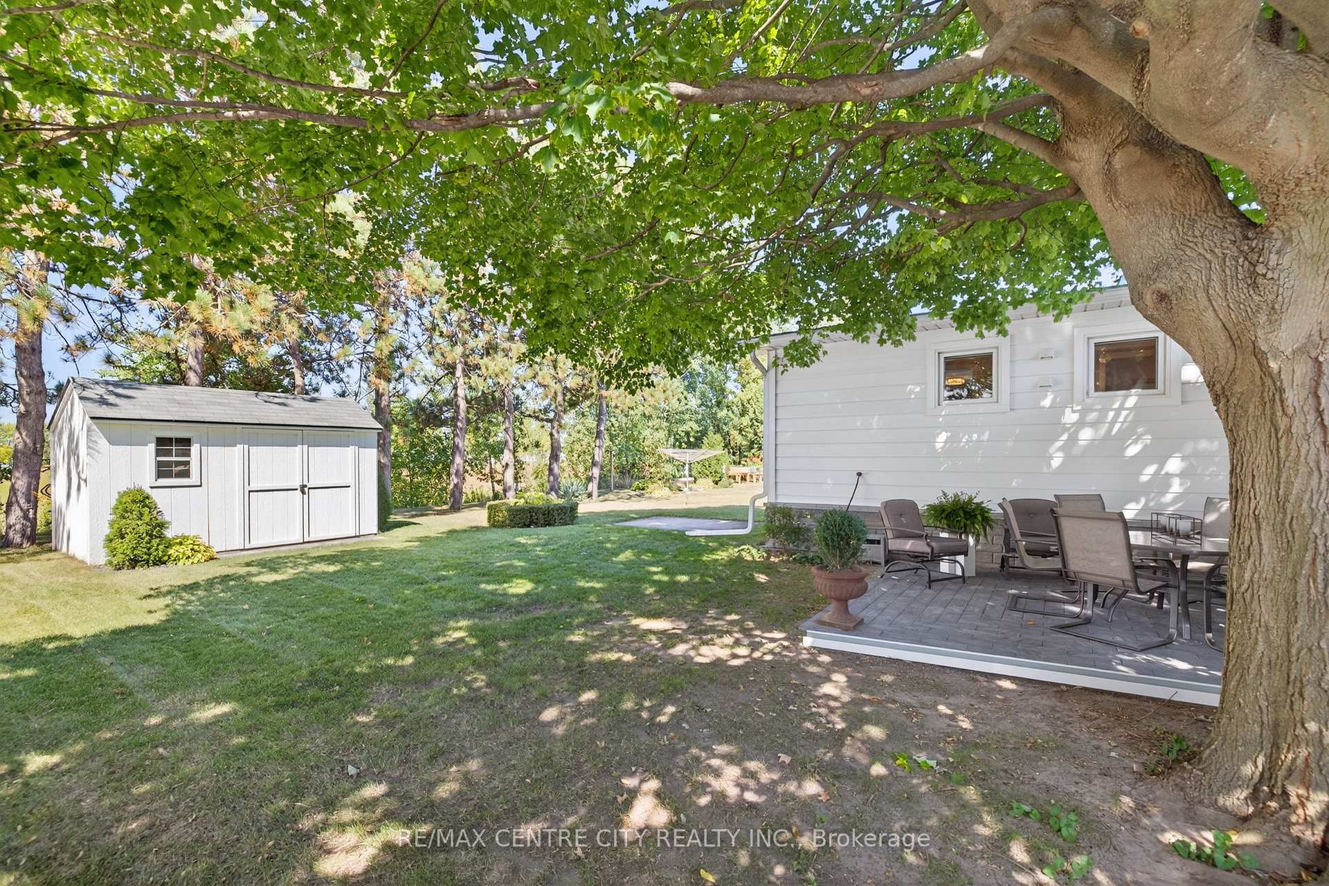 Photo 38 of 19 Miller Street, Strathroy-Caradoc, SW — HOMEH