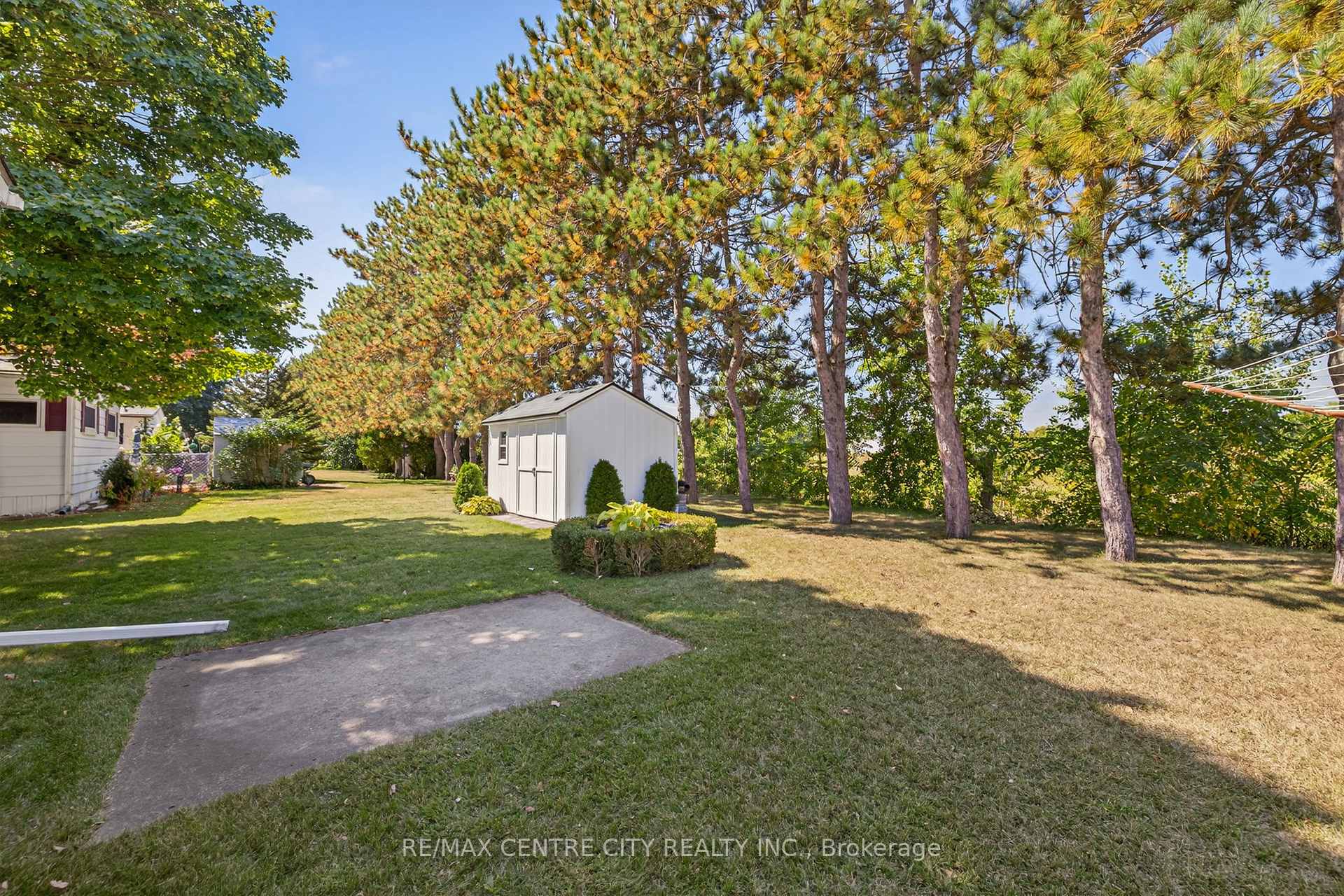 Photo 44 of 19 Miller Street, Strathroy-Caradoc, SW — HOMEH