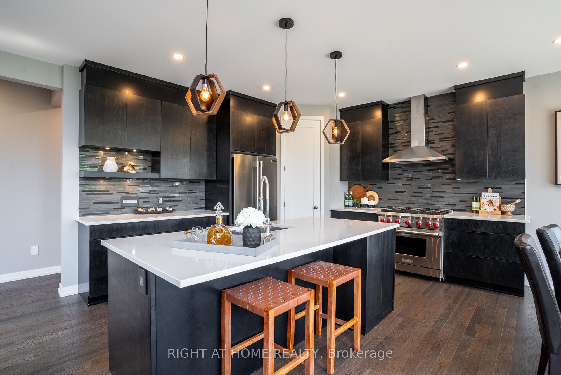 Photo 8 of 345 Andalusian Crescent, Ottawa, Kanata - Emerald Meadows/Trailwest — HOMEH