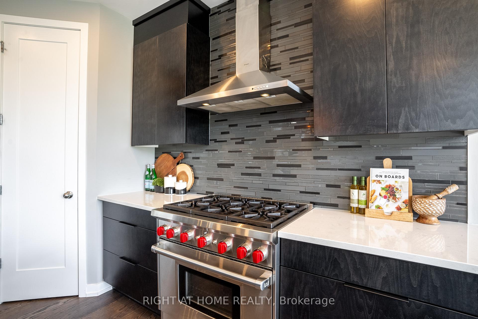 Photo 5 of 345 Andalusian Crescent, Ottawa, Kanata - Emerald Meadows/Trailwest — HOMEH