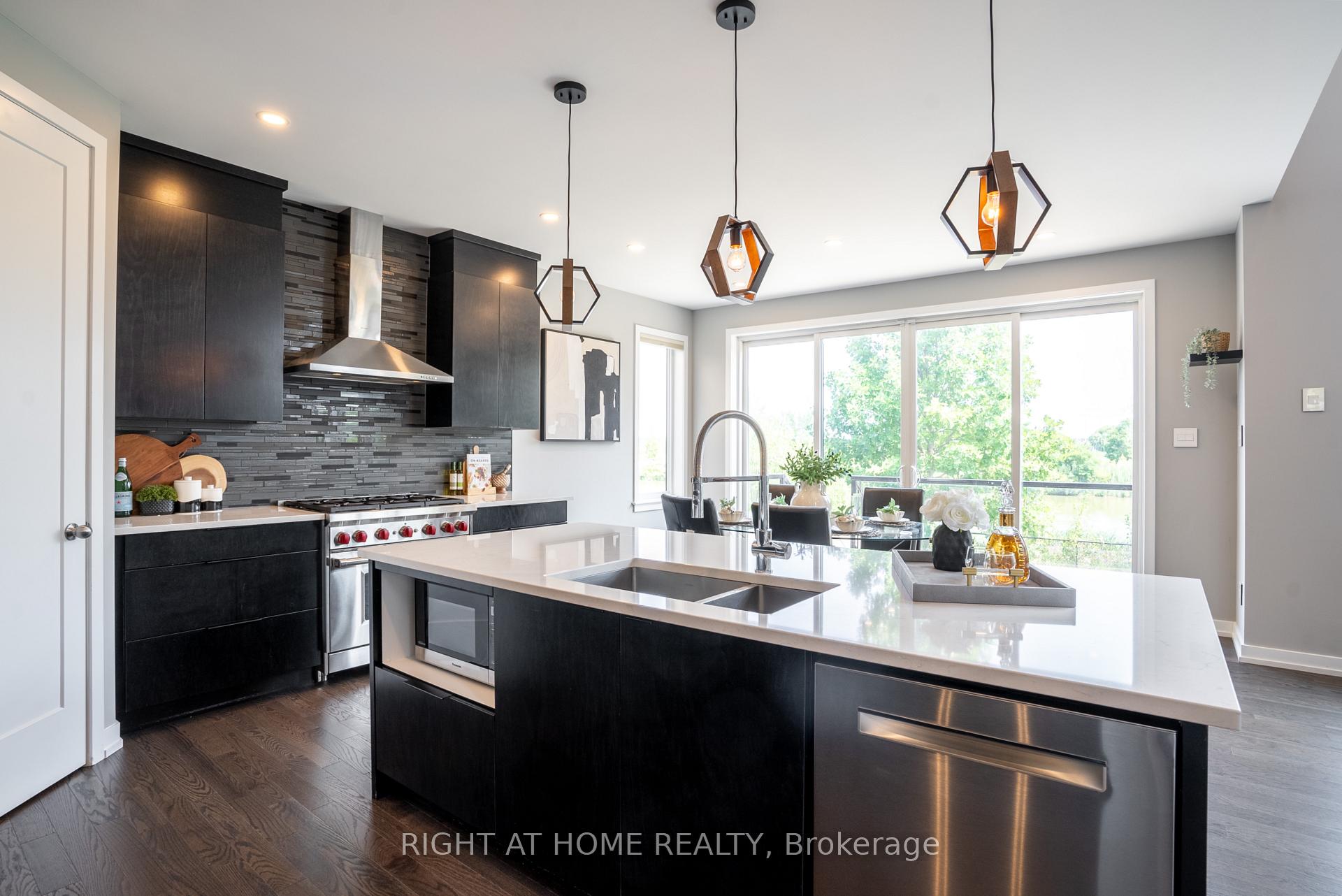 Photo 13 of 345 Andalusian Crescent, Ottawa, Kanata - Emerald Meadows/Trailwest — HOMEH