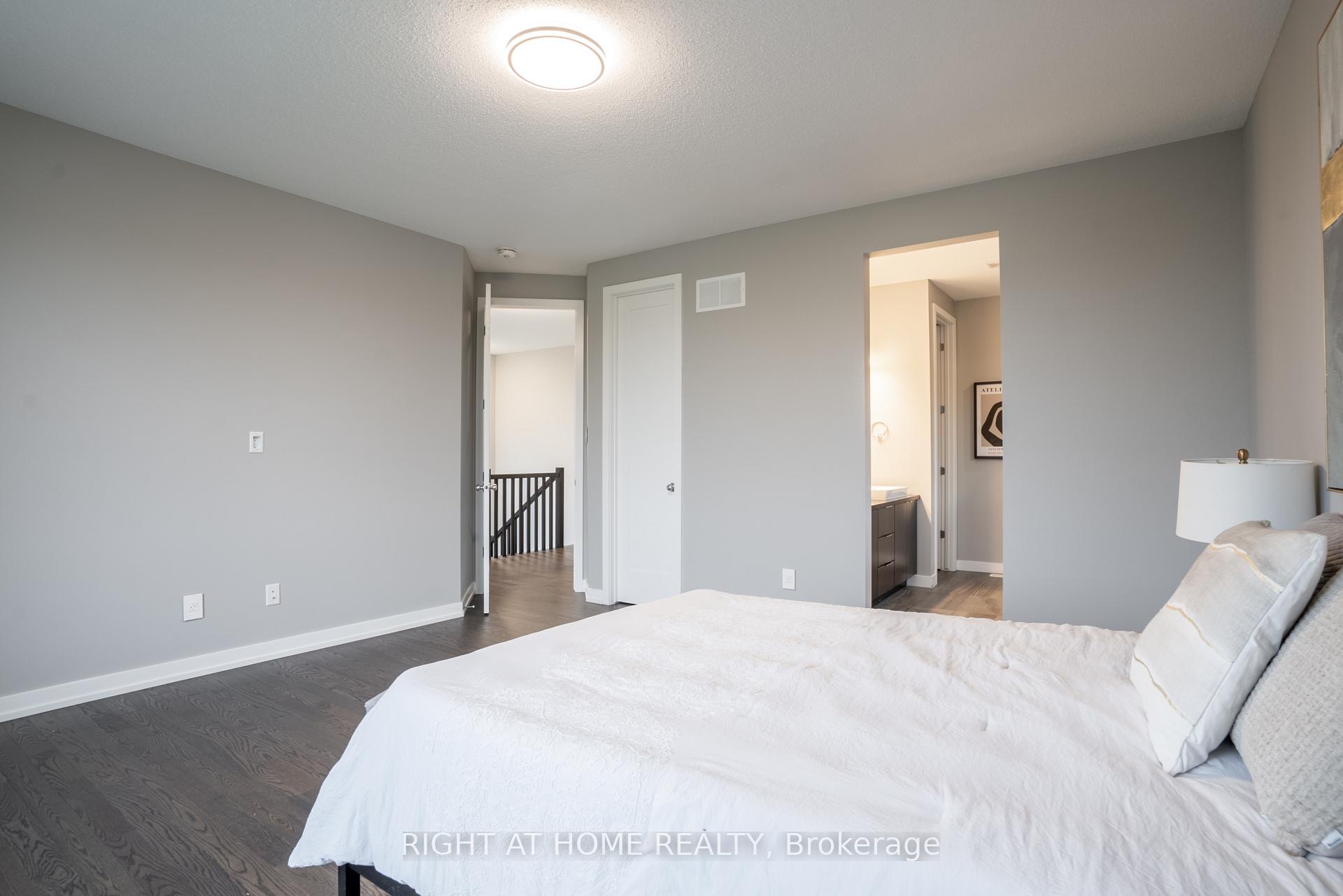 Photo 15 of 345 Andalusian Crescent, Ottawa, Kanata - Emerald Meadows/Trailwest — HOMEH