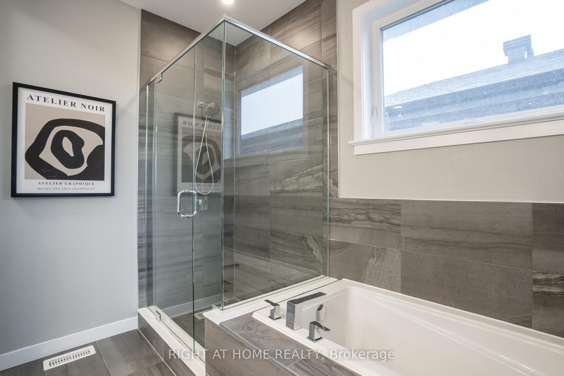 Photo 10 of 345 Andalusian Crescent, Ottawa, Kanata - Emerald Meadows/Trailwest — HOMEH
