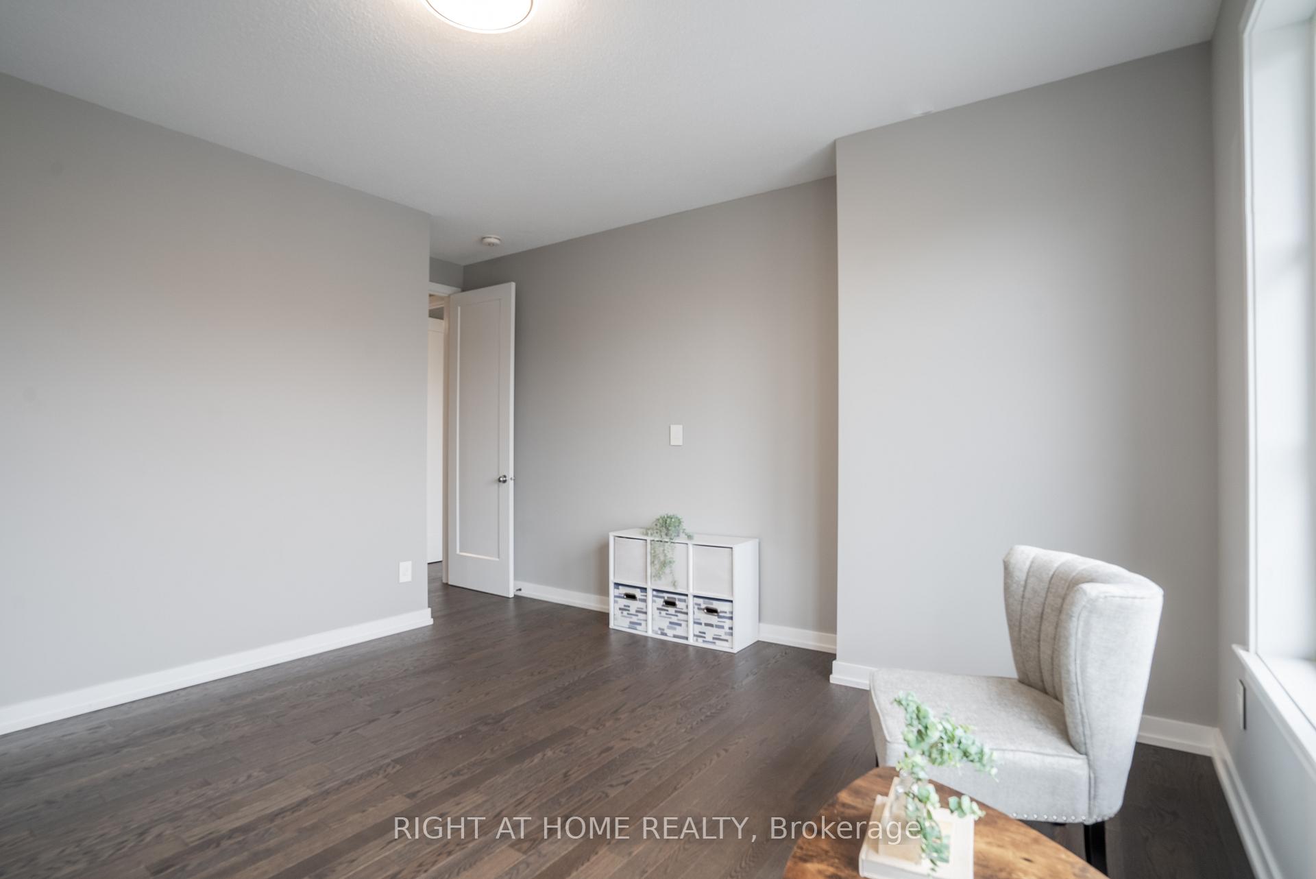 Photo 14 of 345 Andalusian Crescent, Ottawa, Kanata - Emerald Meadows/Trailwest — HOMEH