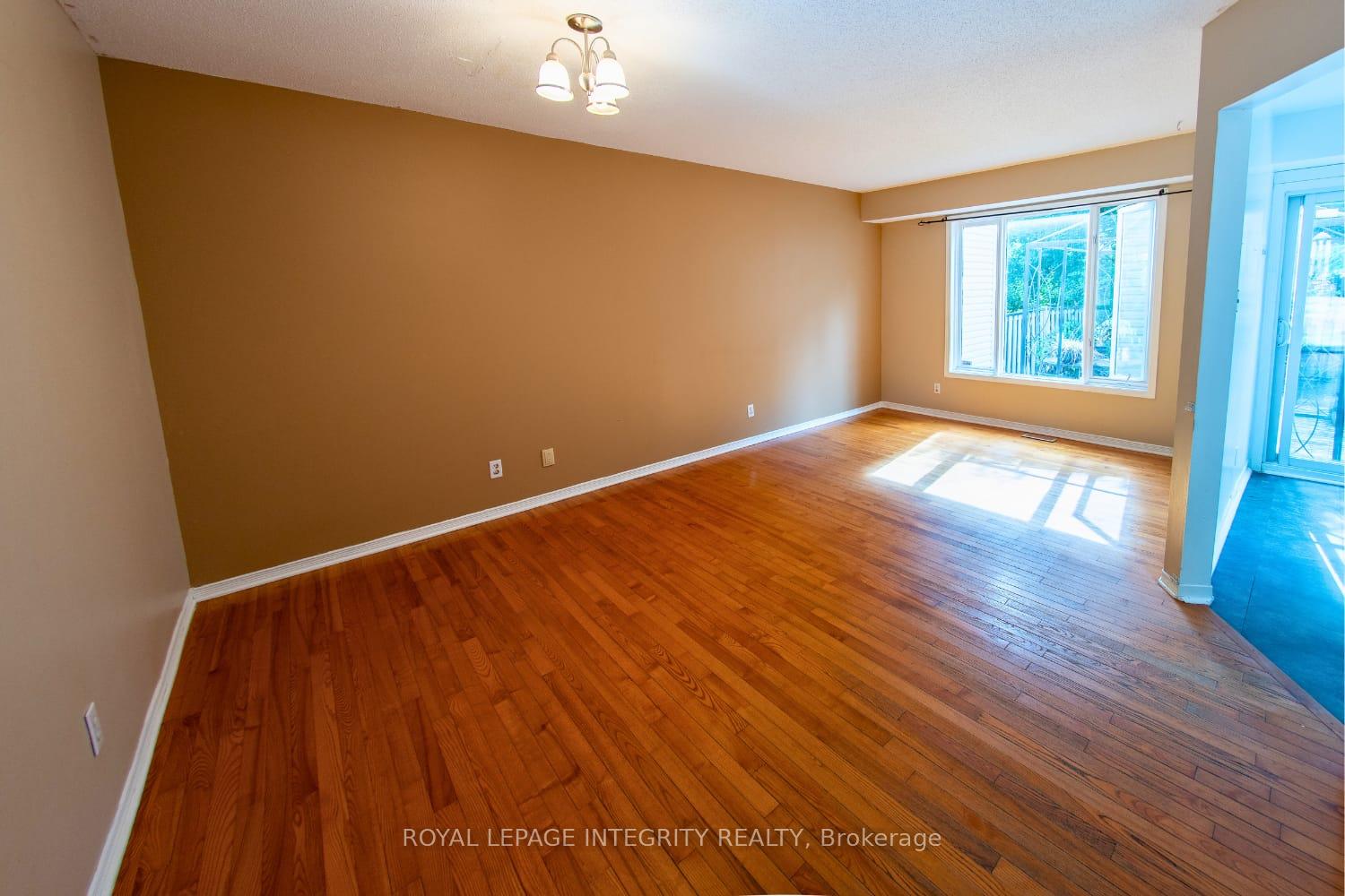 Photo 2 of 242 Beatrice Drive, Ottawa, Barrhaven - Longfields — HOMEH