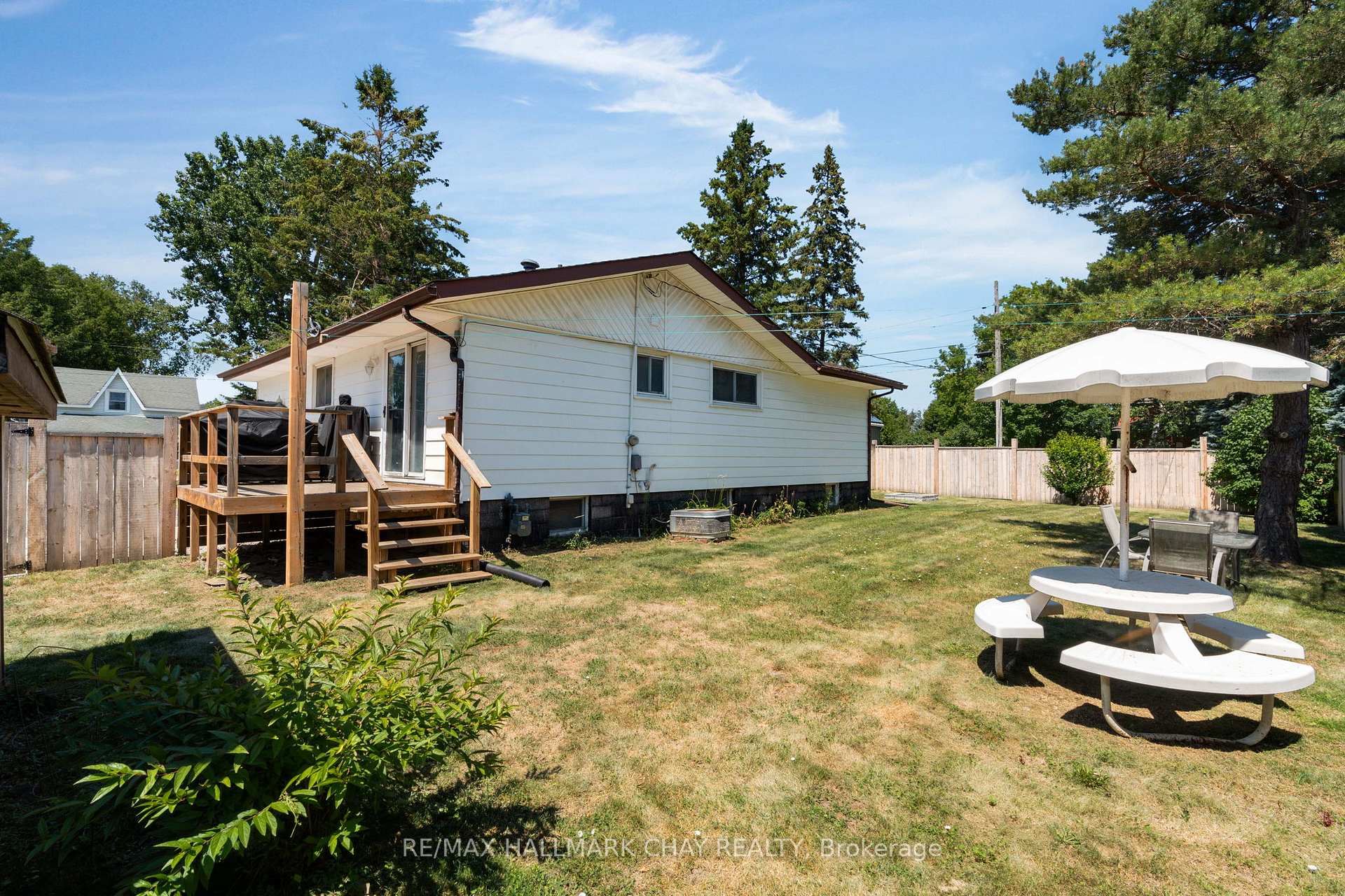 Photo 19 of 203 Sutherland Street N, Clearview, Stayner — HOMEH