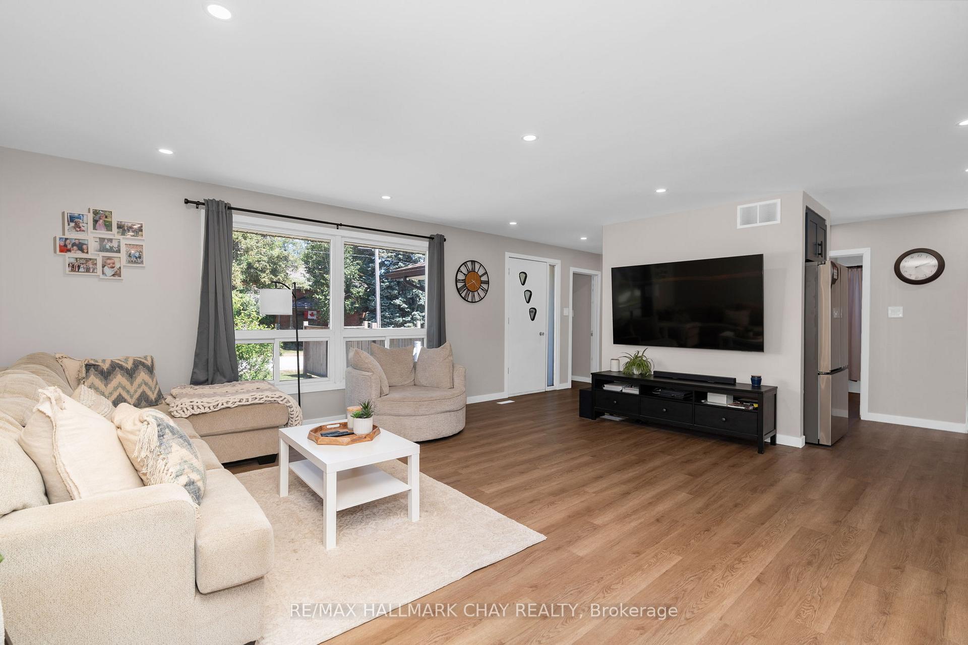 Photo 8 of 203 Sutherland Street N, Clearview, Stayner — HOMEH