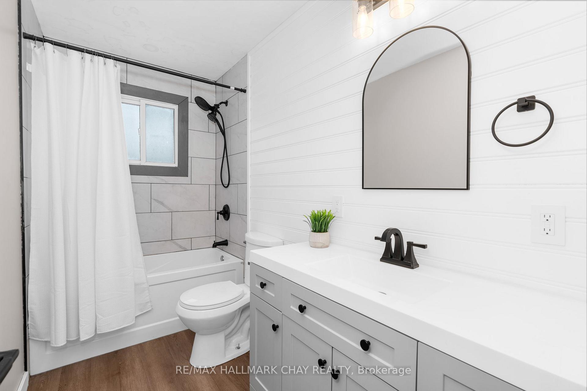 Photo 10 of 203 Sutherland Street N, Clearview, Stayner — HOMEH