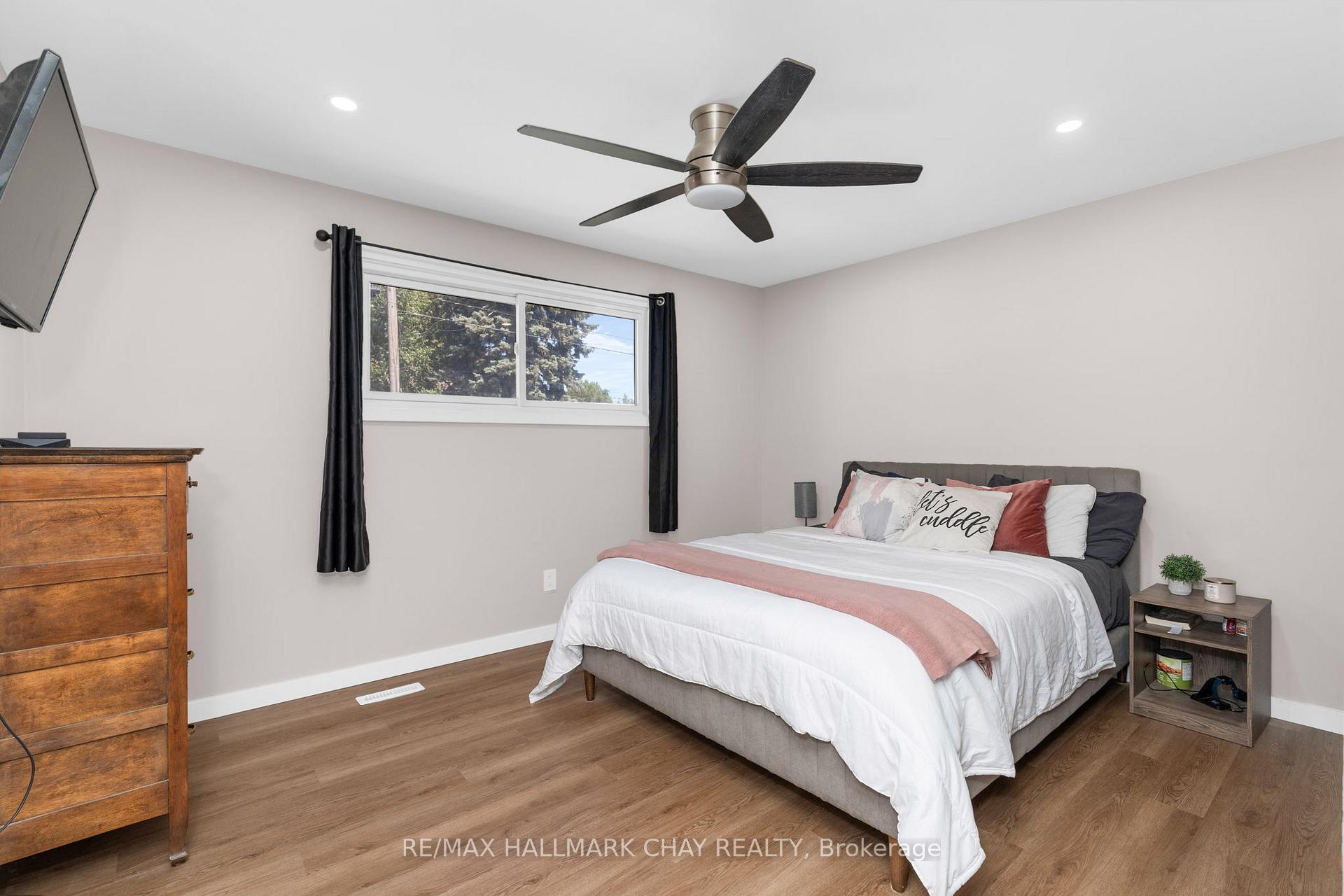 Photo 9 of 203 Sutherland Street N, Clearview, Stayner — HOMEH