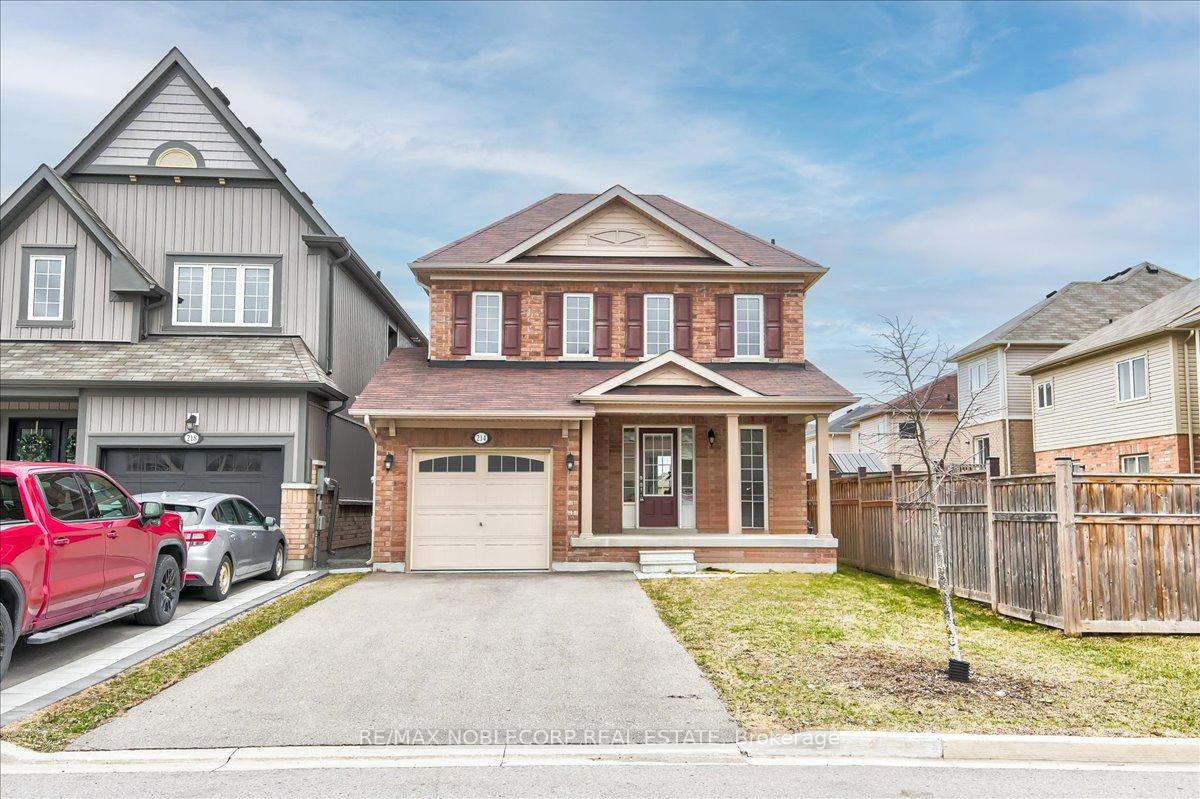 Photo 4 of 214 Bruce Cameron Drive, Clarington, Bowmanville — HOMEH