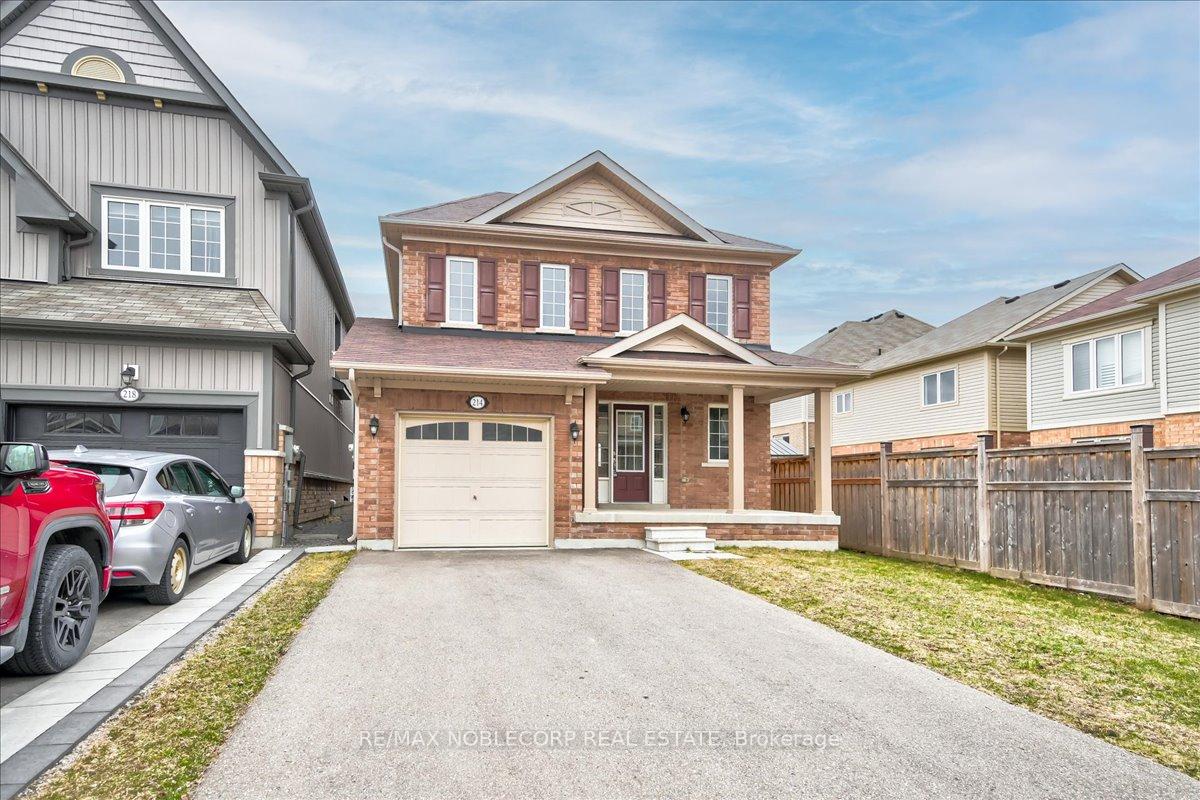 Photo 3 of 214 Bruce Cameron Drive, Clarington, Bowmanville — HOMEH