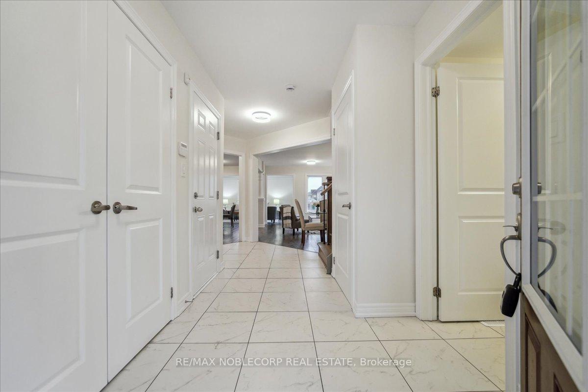 Photo 8 of 214 Bruce Cameron Drive, Clarington, Bowmanville — HOMEH