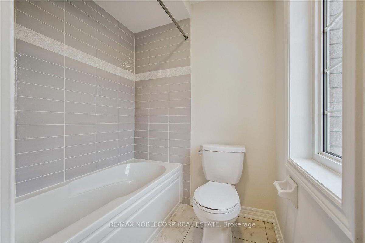 Photo 27 of 214 Bruce Cameron Drive, Clarington, Bowmanville — HOMEH