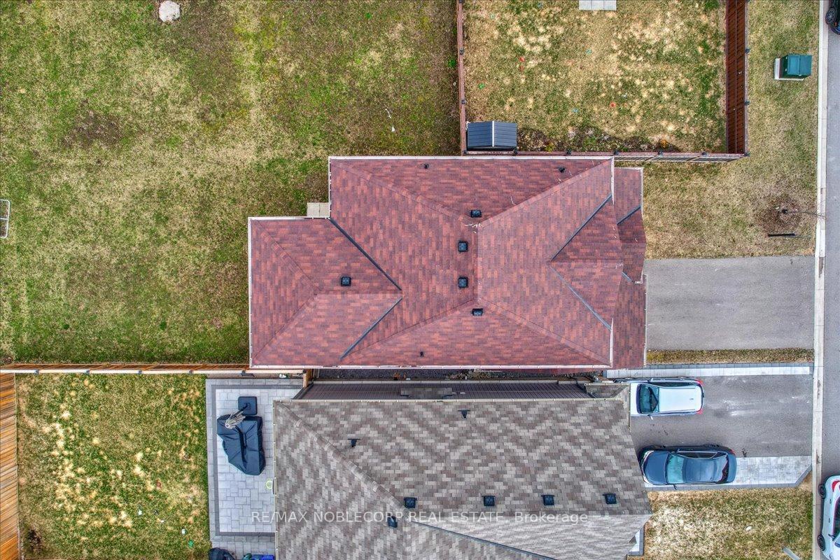 Photo 35 of 214 Bruce Cameron Drive, Clarington, Bowmanville — HOMEH
