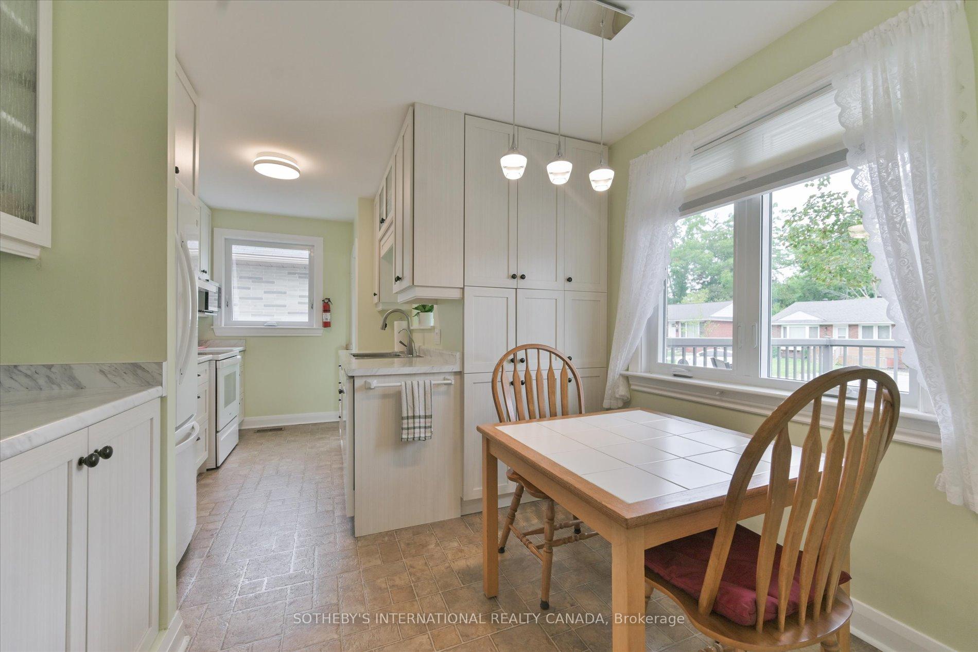 Photo 3 of 8 Aleda Street, Barrie, Sunnidale — HOMEH