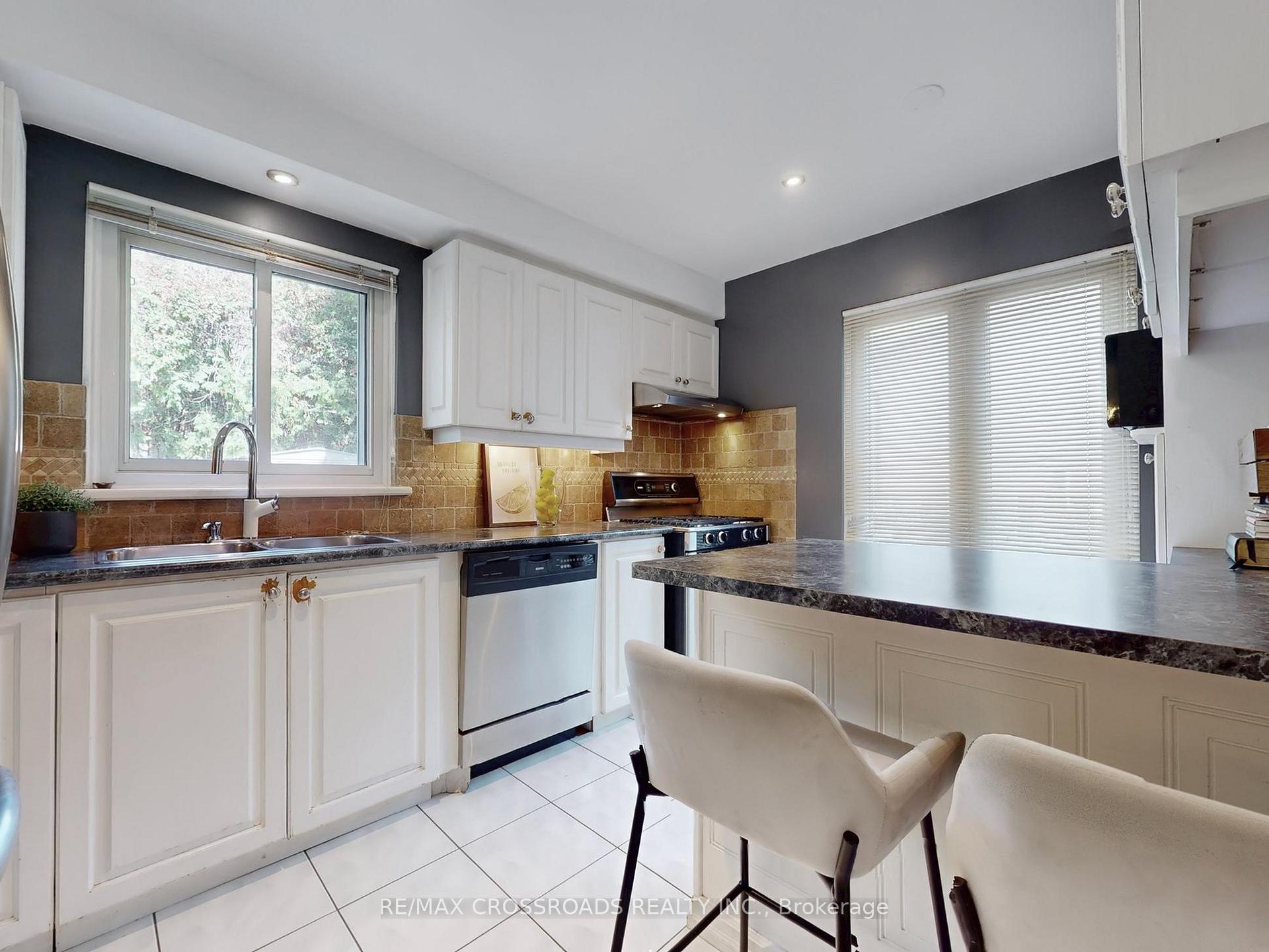 Photo 4 of 1777 Shadybrook Drive, Pickering, Amberlea — HOMEH