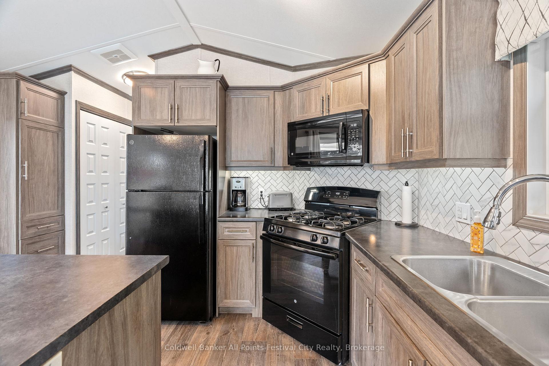 Photo 10 of Unit H6, 100 North Harbour Road, Goderich, Goderich (Town) — HOMEH