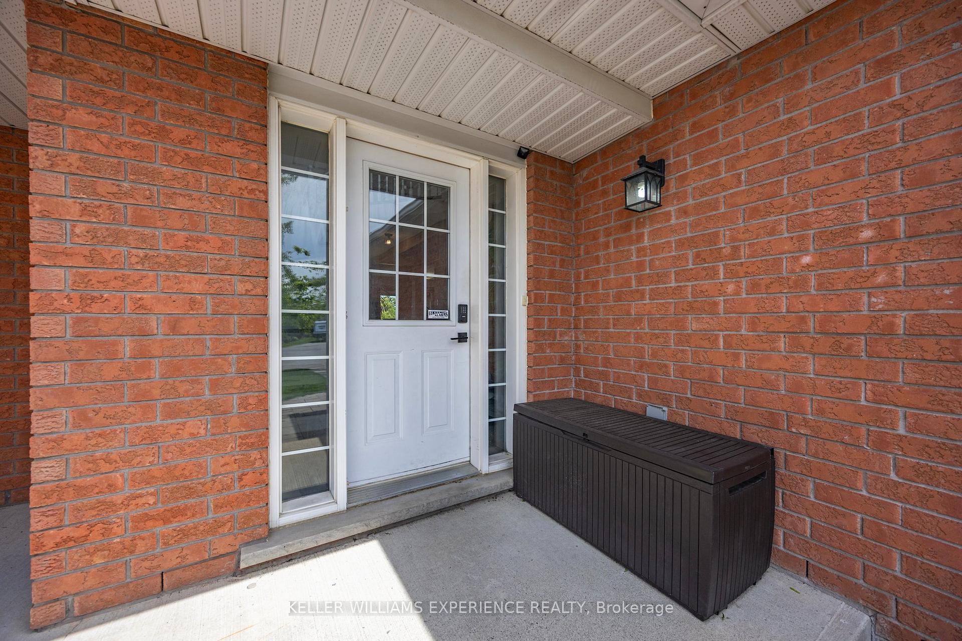 Photo 10 of 13 Sunset Place, Barrie, Holly — HOMEH