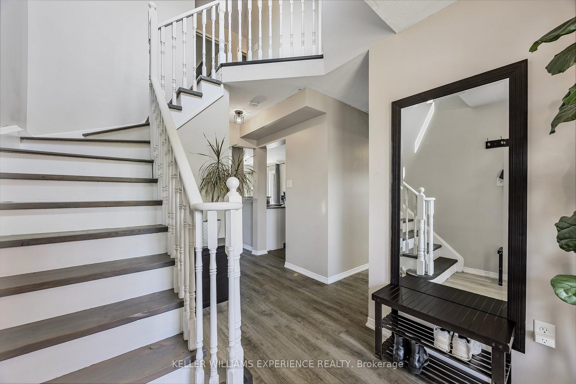 Photo 14 of 13 Sunset Place, Barrie, Holly — HOMEH