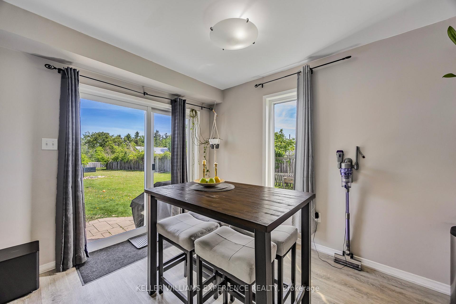 Photo 32 of 13 Sunset Place, Barrie, Holly — HOMEH