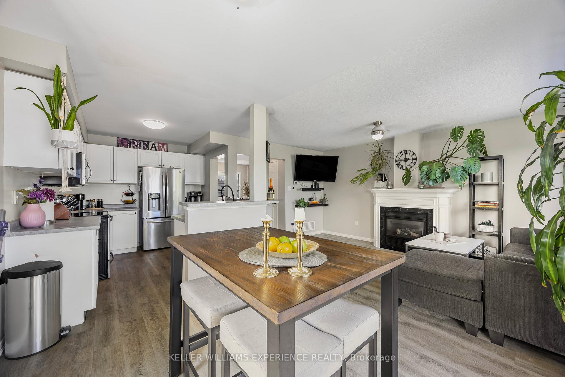 Photo 12 of 13 Sunset Place, Barrie, Holly — HOMEH