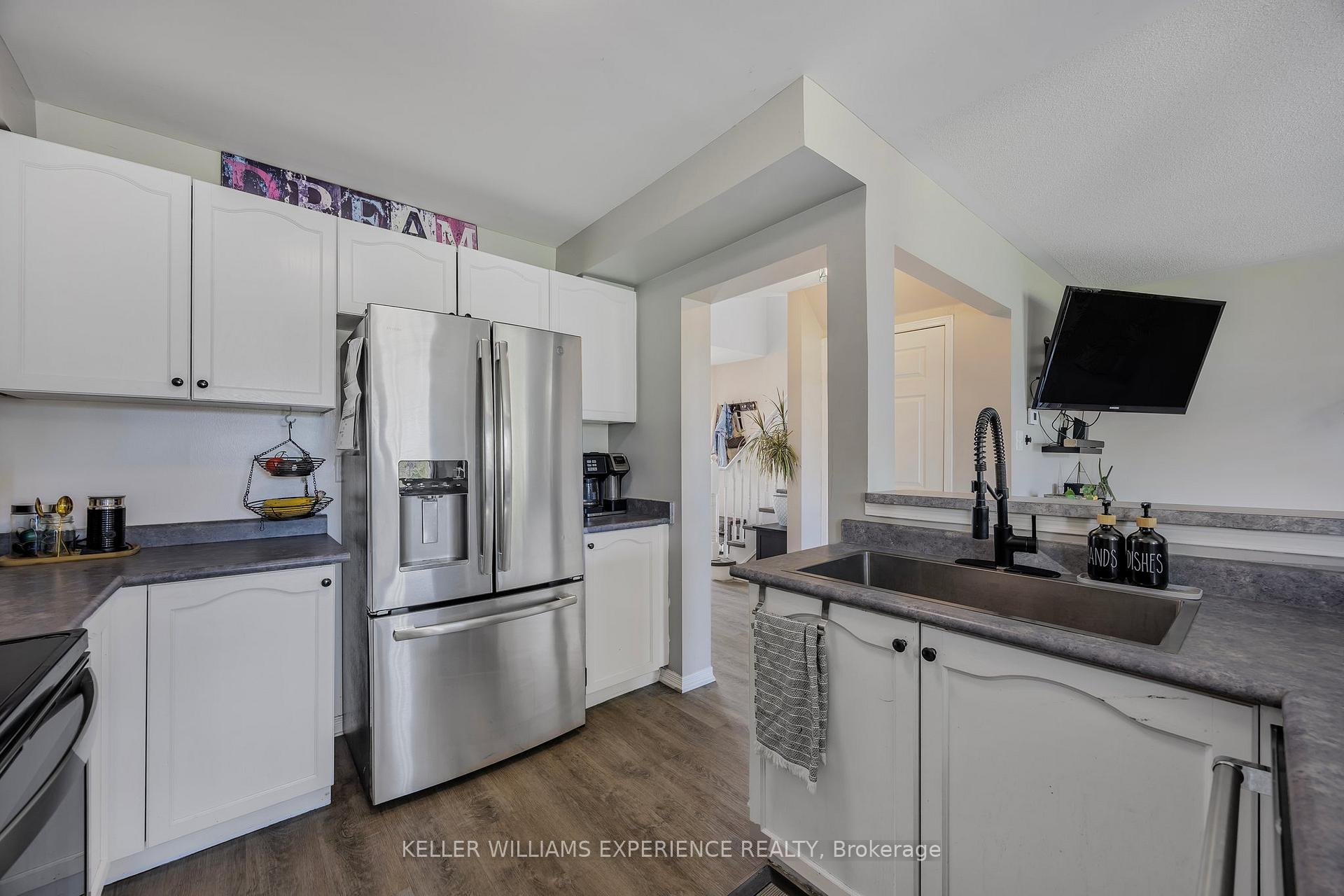 Photo 23 of 13 Sunset Place, Barrie, Holly — HOMEH