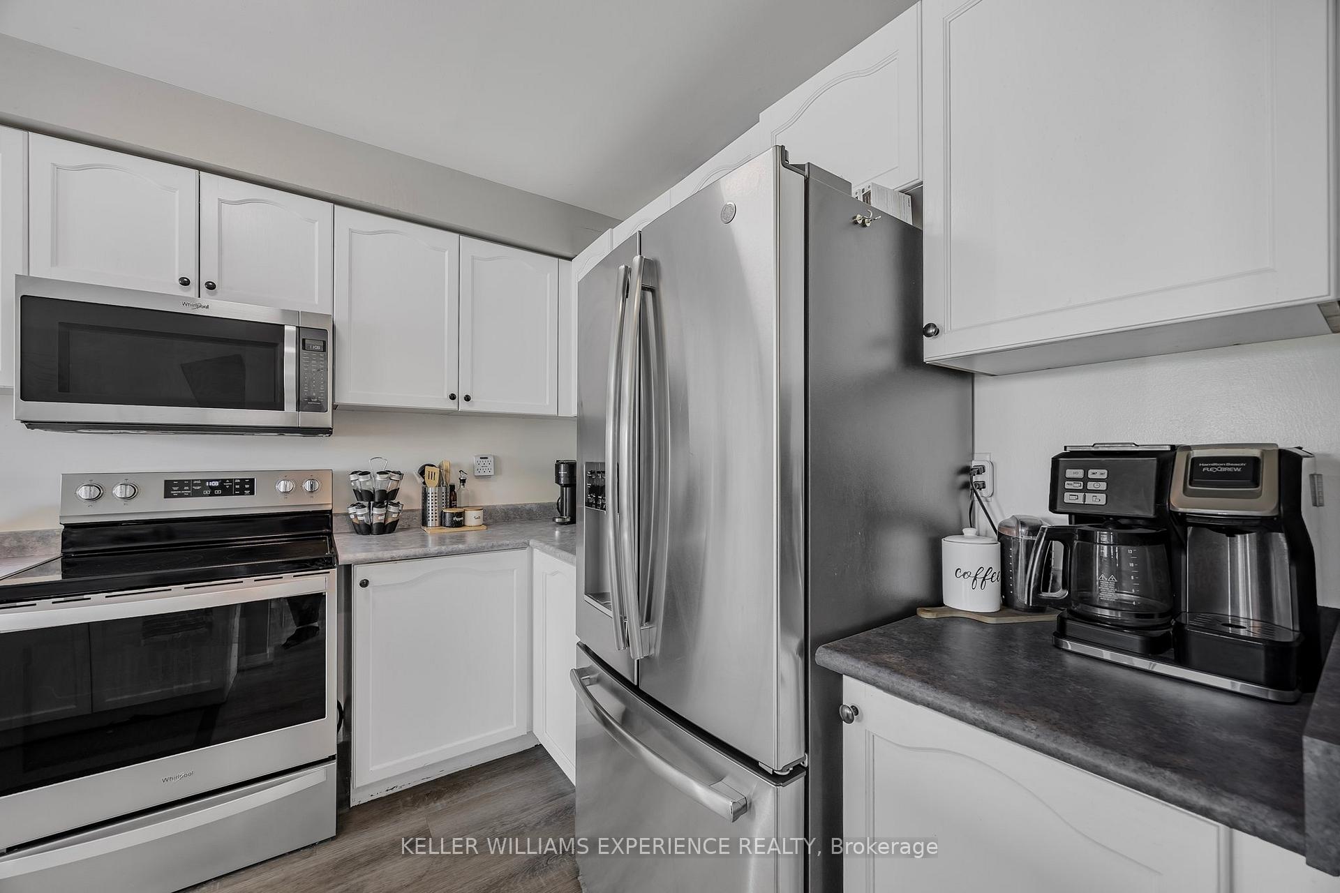 Photo 4 of 13 Sunset Place, Barrie, Holly — HOMEH