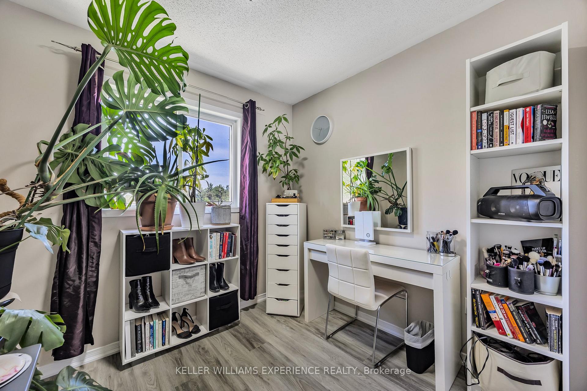 Photo 11 of 13 Sunset Place, Barrie, Holly — HOMEH