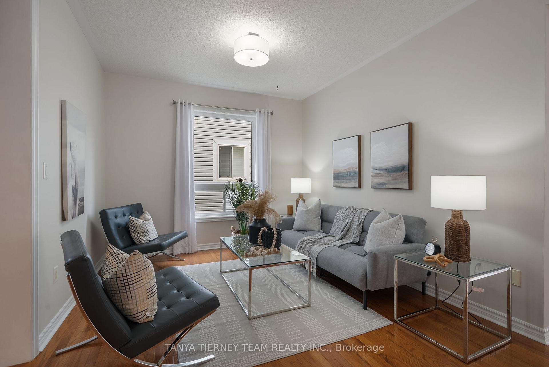 Photo 18 of 364 Carnwith Drive E, Whitby, Brooklin — HOMEH