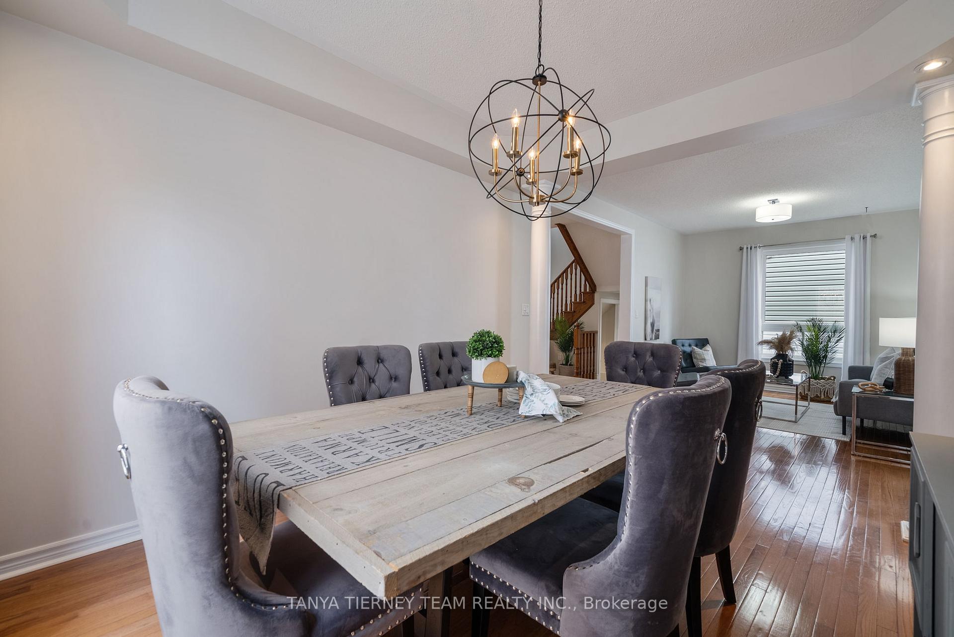 Photo 23 of 364 Carnwith Drive E, Whitby, Brooklin — HOMEH