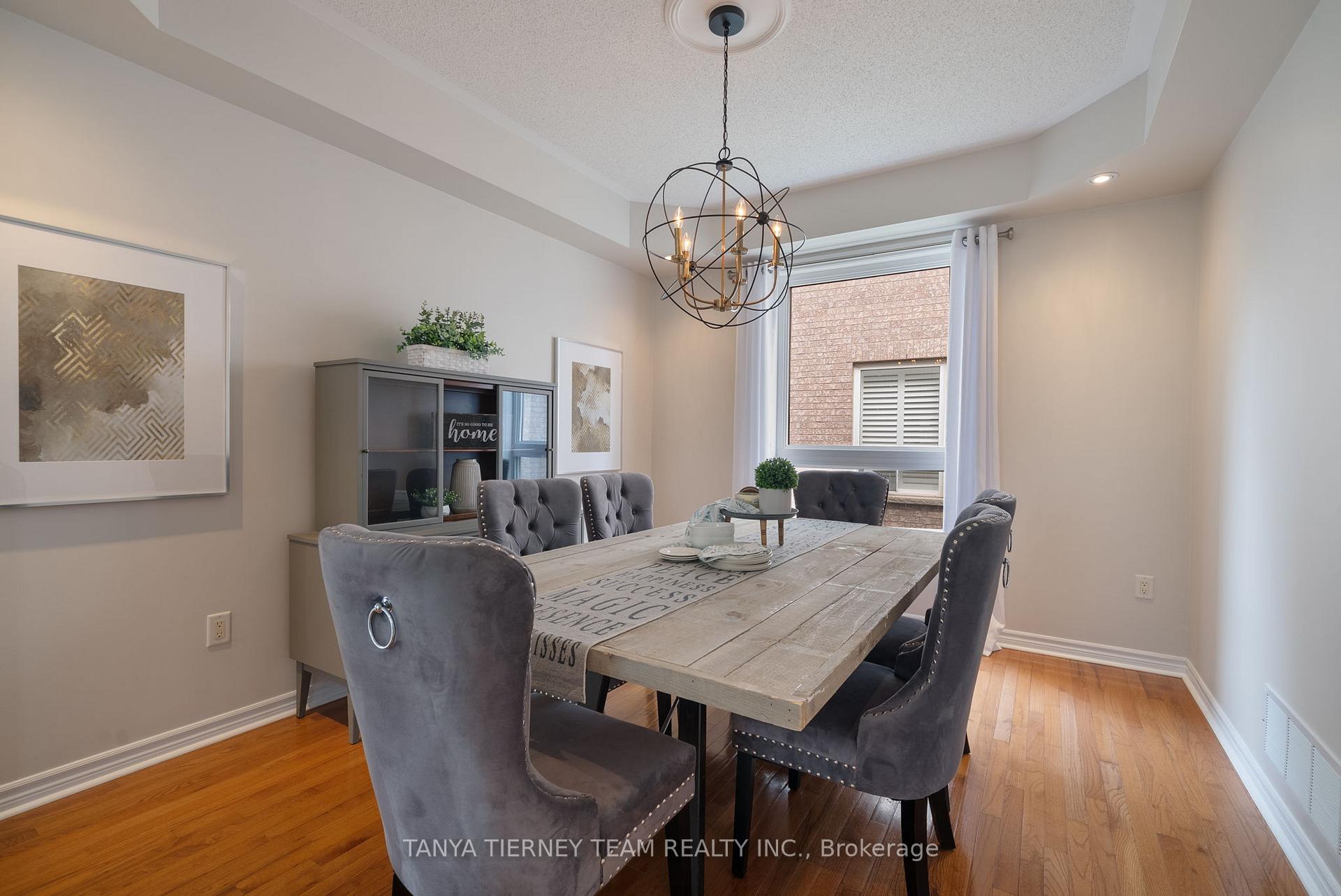 Photo 11 of 364 Carnwith Drive E, Whitby, Brooklin — HOMEH