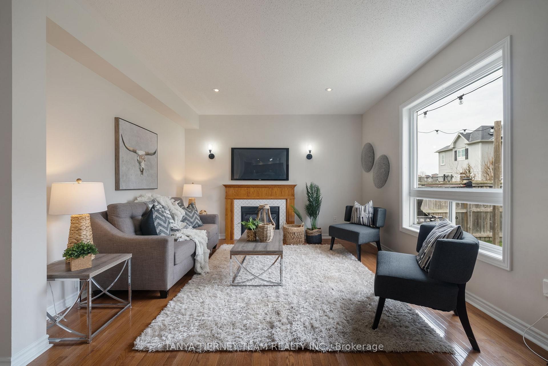 Photo 26 of 364 Carnwith Drive E, Whitby, Brooklin — HOMEH