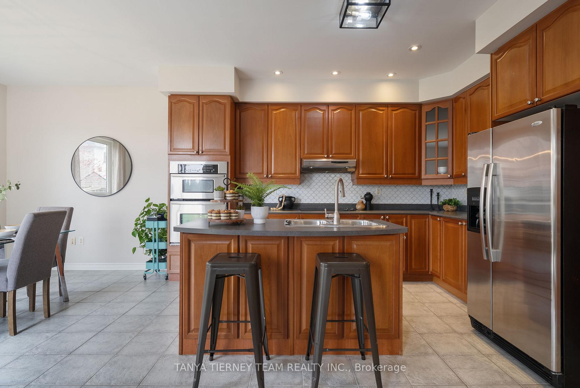 Photo 34 of 364 Carnwith Drive E, Whitby, Brooklin — HOMEH