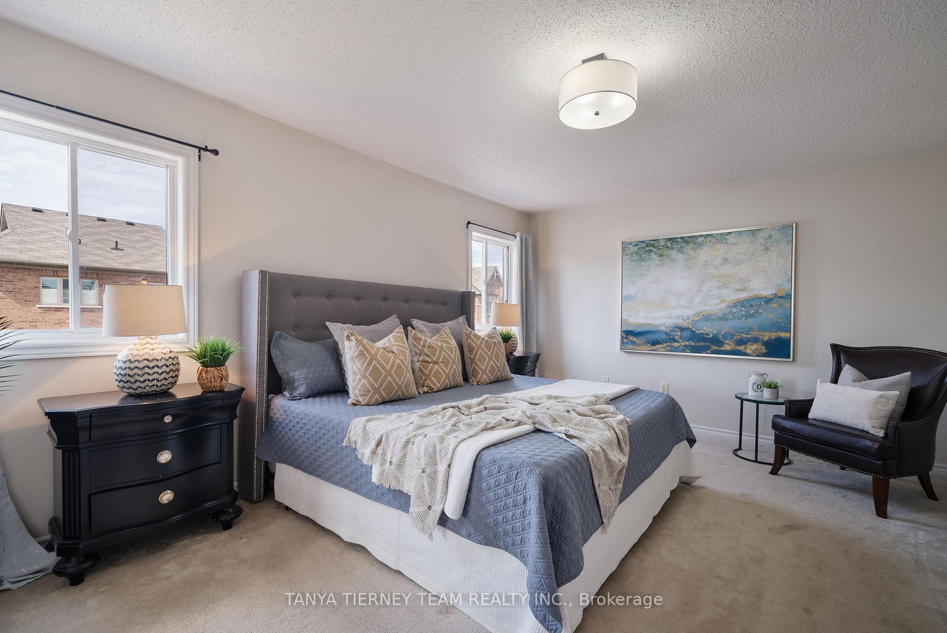 Photo 14 of 364 Carnwith Drive E, Whitby, Brooklin — HOMEH
