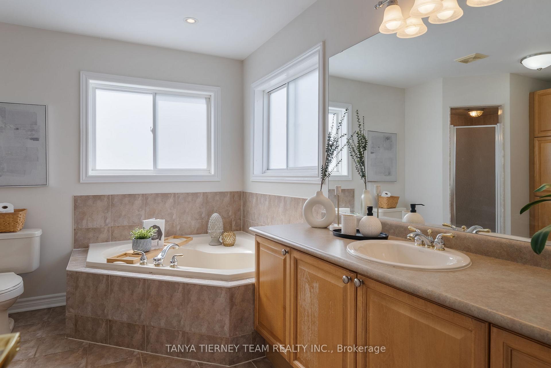 Photo 44 of 364 Carnwith Drive E, Whitby, Brooklin — HOMEH
