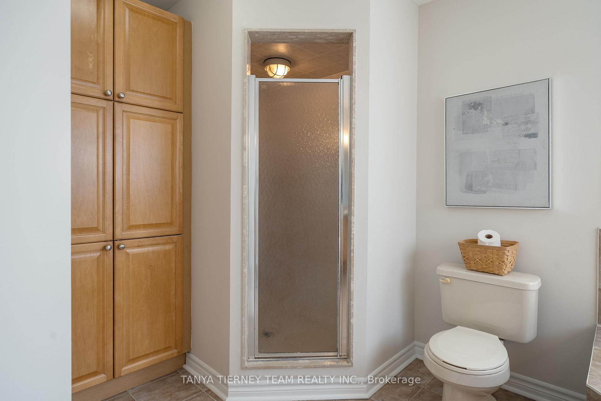 Photo 6 of 364 Carnwith Drive E, Whitby, Brooklin — HOMEH