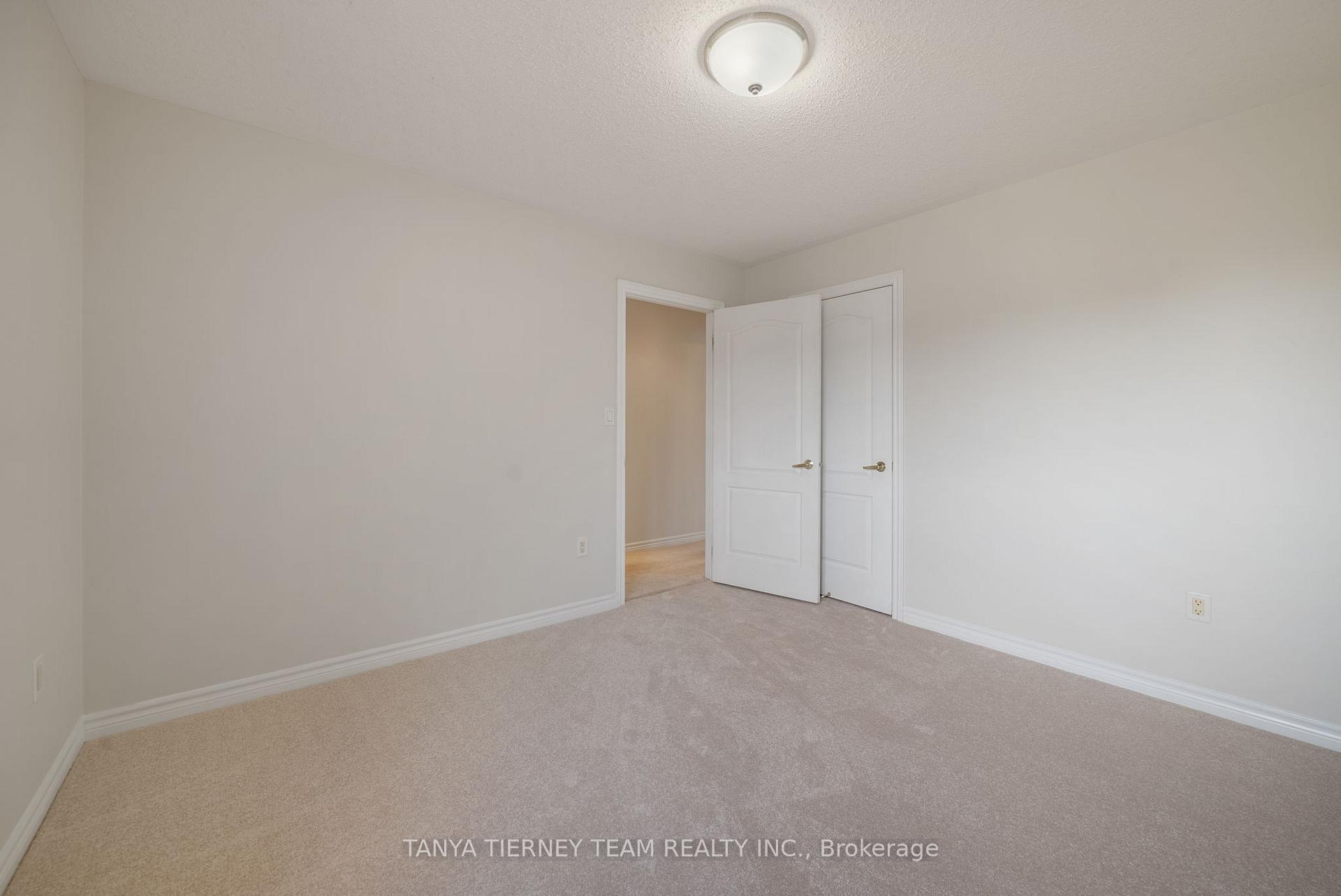 Photo 20 of 364 Carnwith Drive E, Whitby, Brooklin — HOMEH