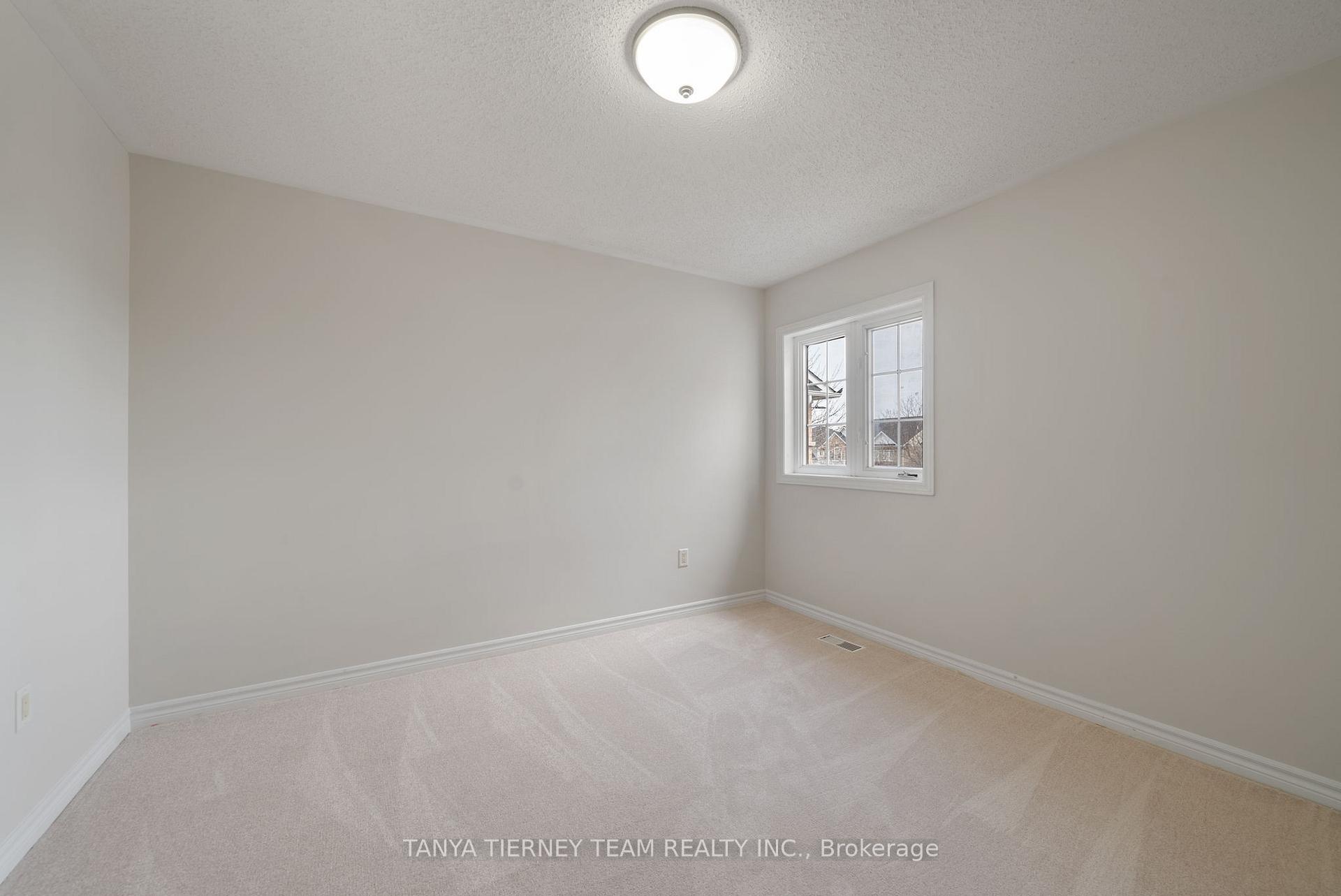 Photo 21 of 364 Carnwith Drive E, Whitby, Brooklin — HOMEH