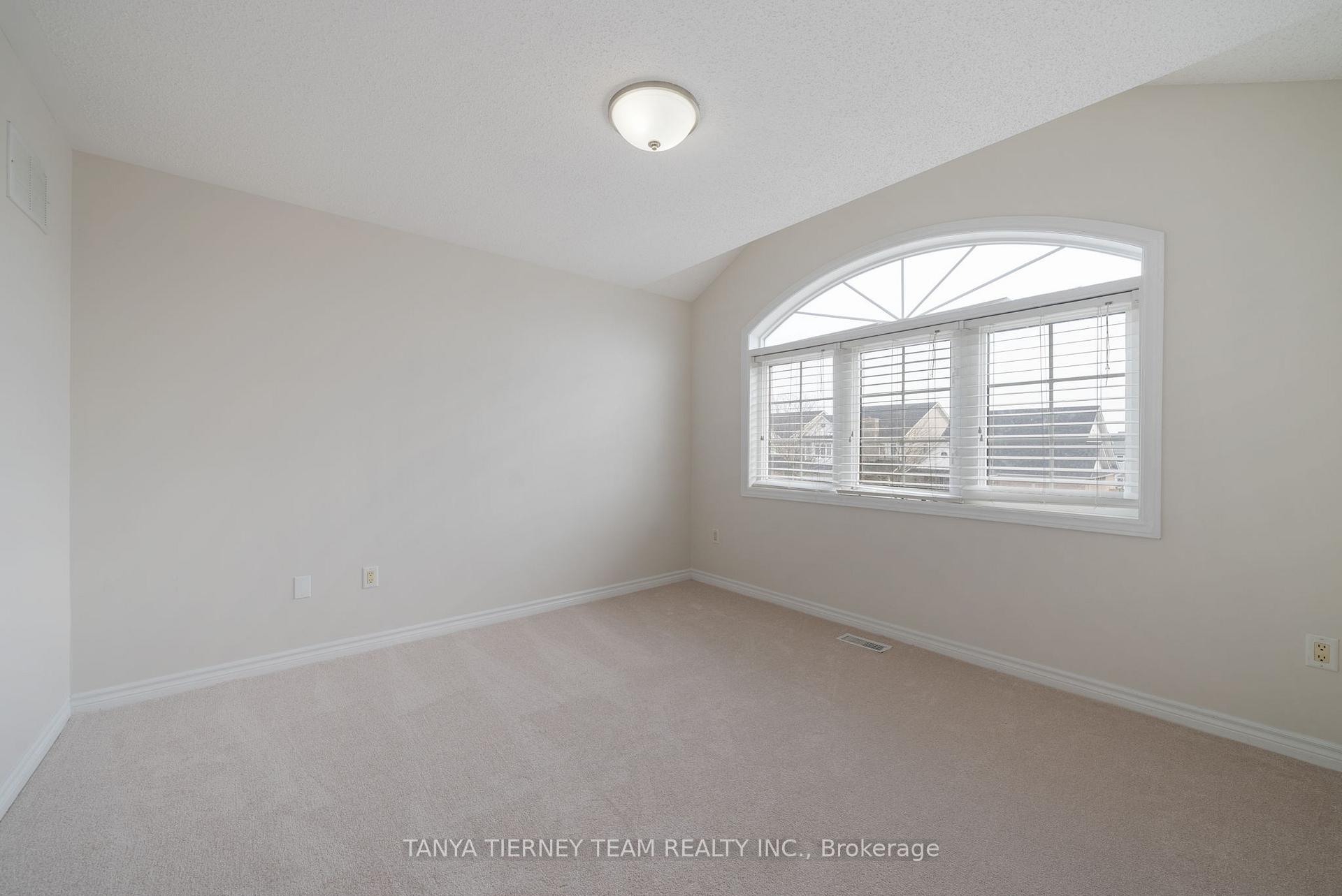 Photo 35 of 364 Carnwith Drive E, Whitby, Brooklin — HOMEH