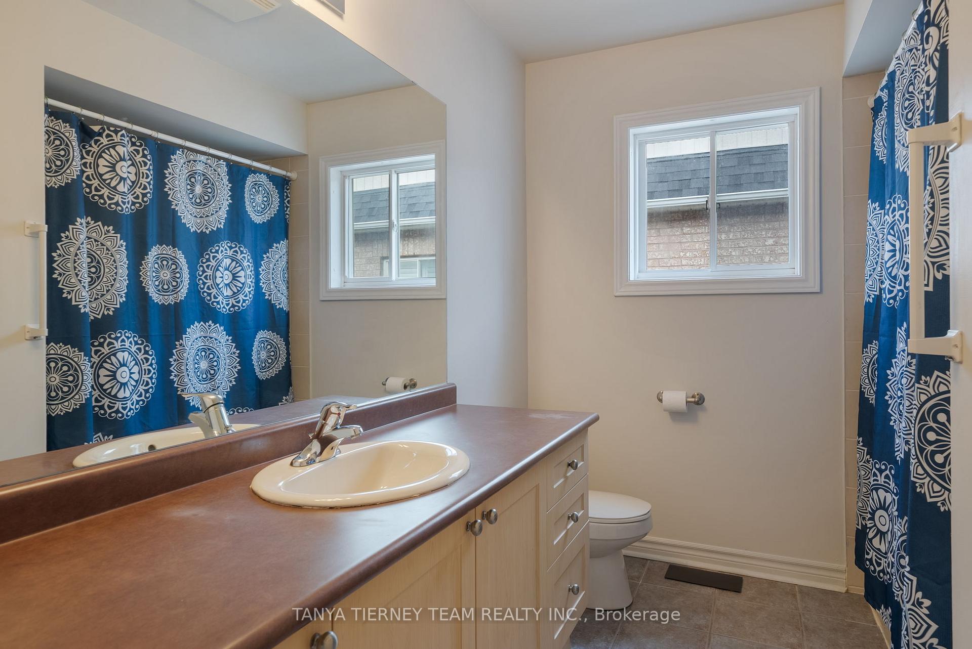 Photo 43 of 364 Carnwith Drive E, Whitby, Brooklin — HOMEH
