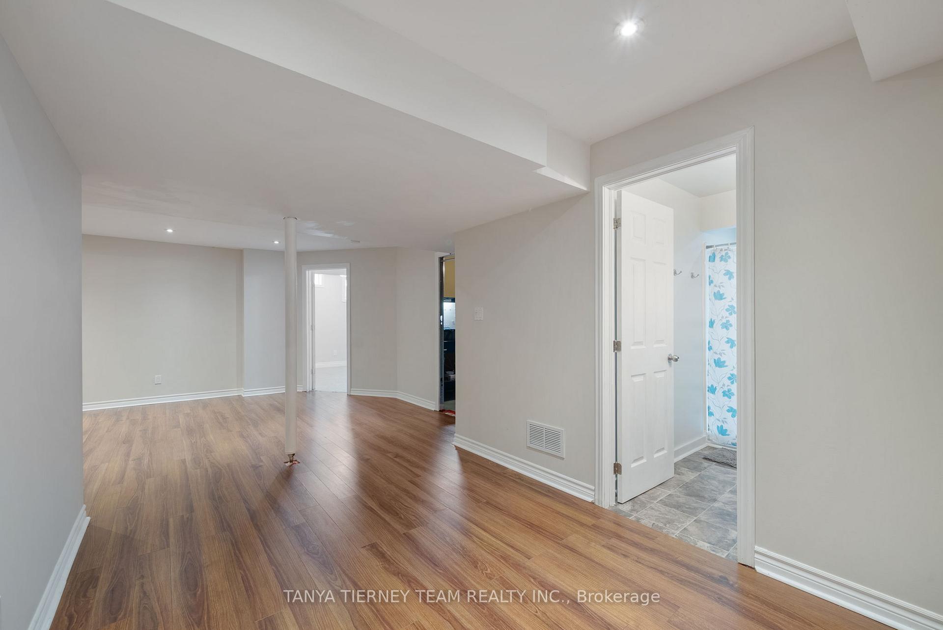 Photo 39 of 364 Carnwith Drive E, Whitby, Brooklin — HOMEH