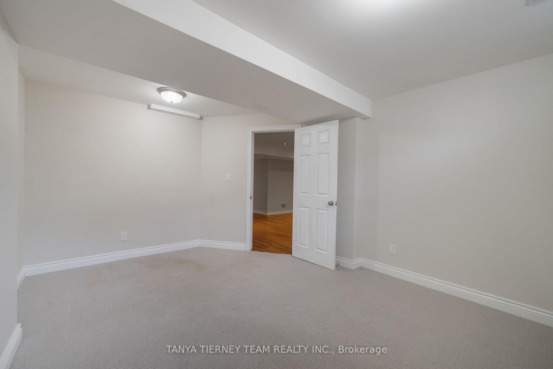 Photo 37 of 364 Carnwith Drive E, Whitby, Brooklin — HOMEH