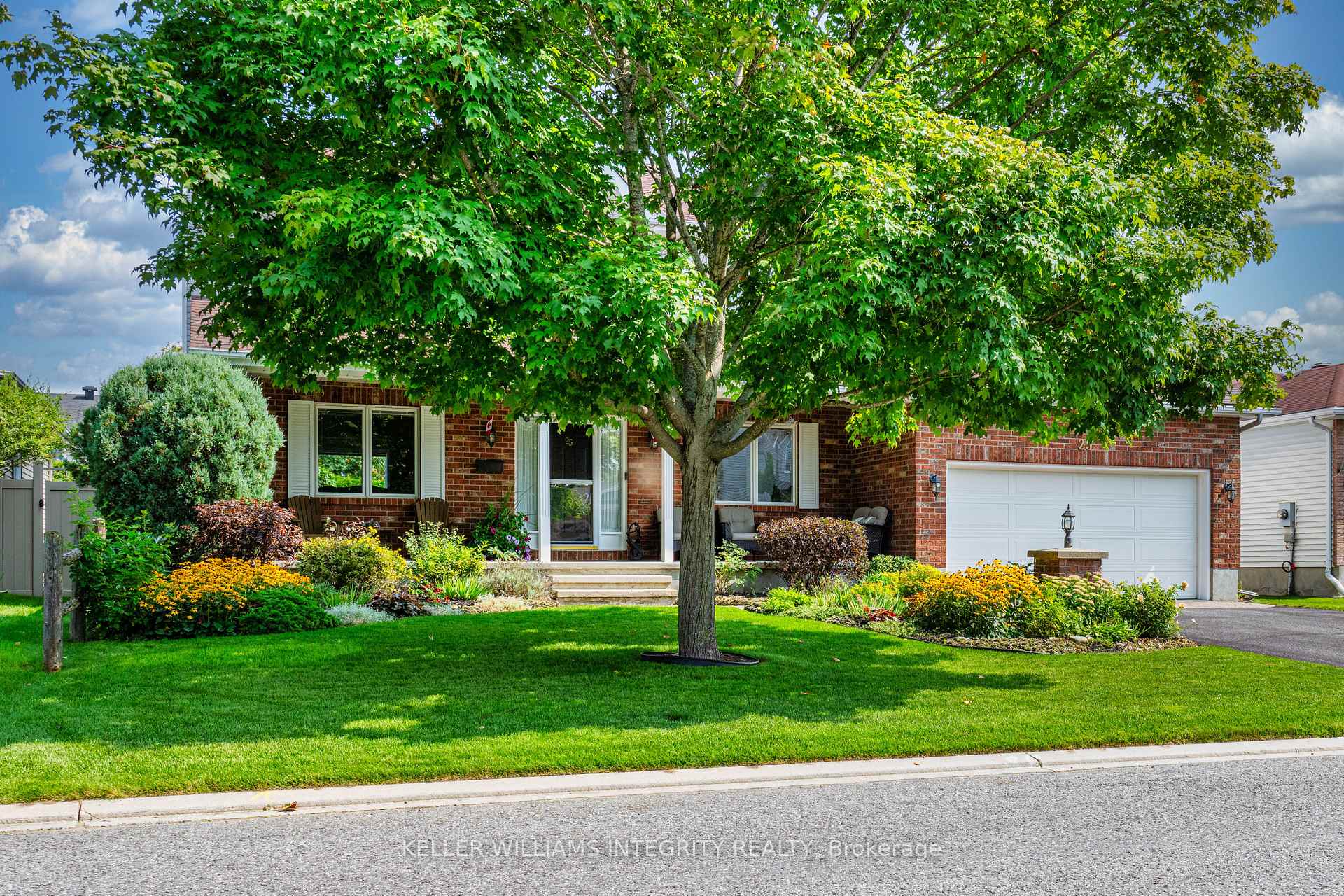Photo 2 of 25 Jacqueline Crescent, Ottawa, Stittsville (Central) — HOMEH