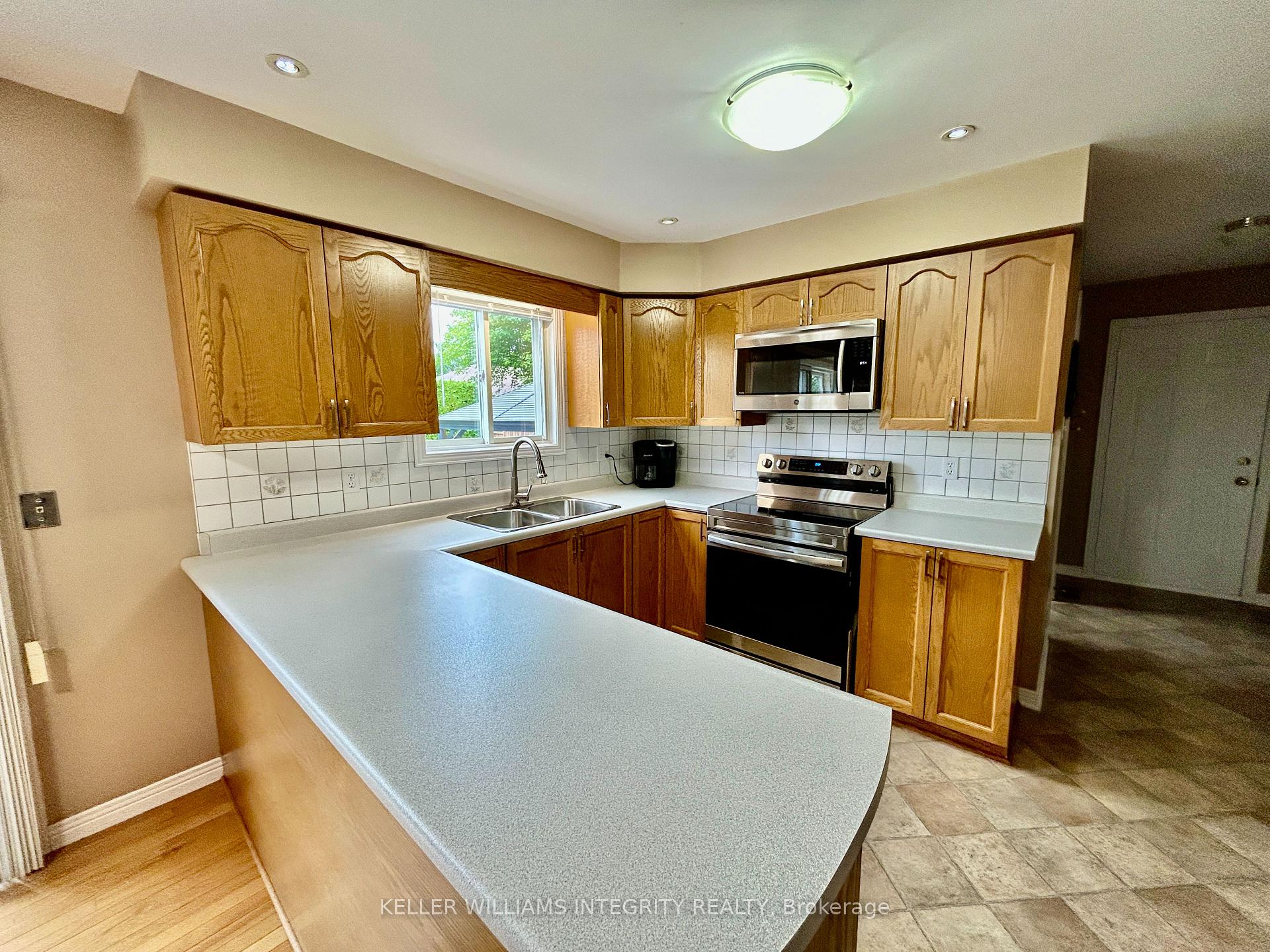 Photo 11 of 25 Jacqueline Crescent, Ottawa, Stittsville (Central) — HOMEH