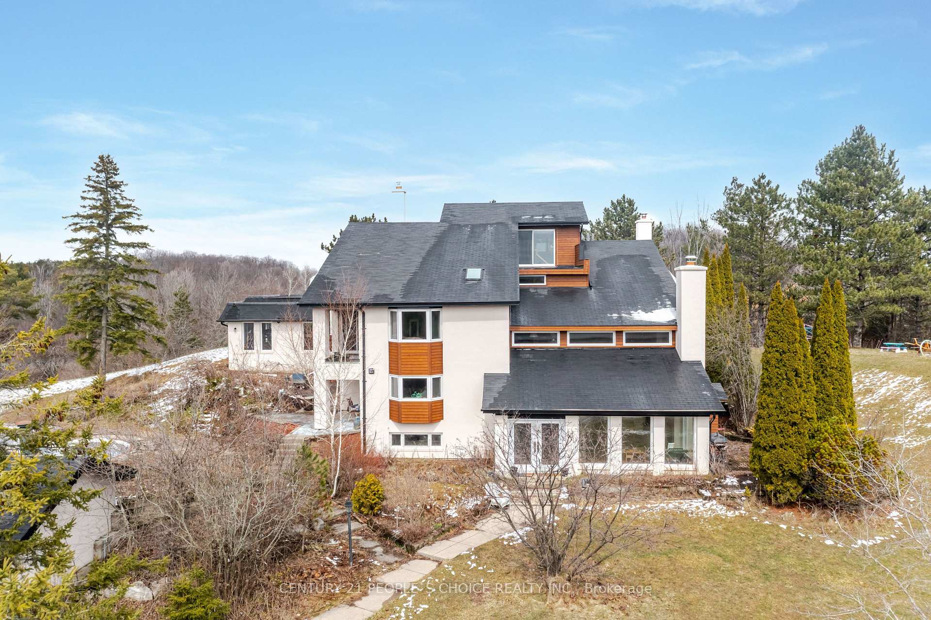 Photo 4 of 29 Bartley Drive, Caledon, Rural Caledon — HOMEH