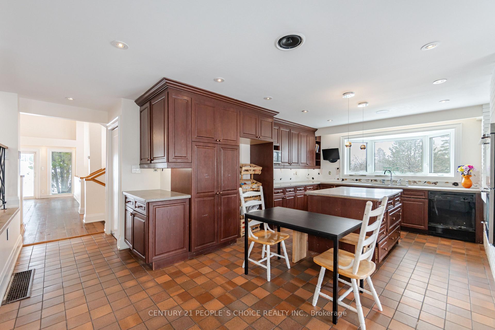 Photo 10 of 29 Bartley Drive, Caledon, Rural Caledon — HOMEH