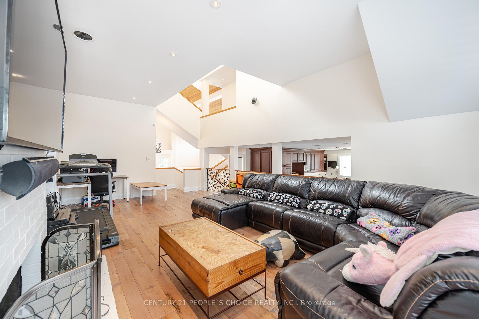 Photo 13 of 29 Bartley Drive, Caledon, Rural Caledon — HOMEH