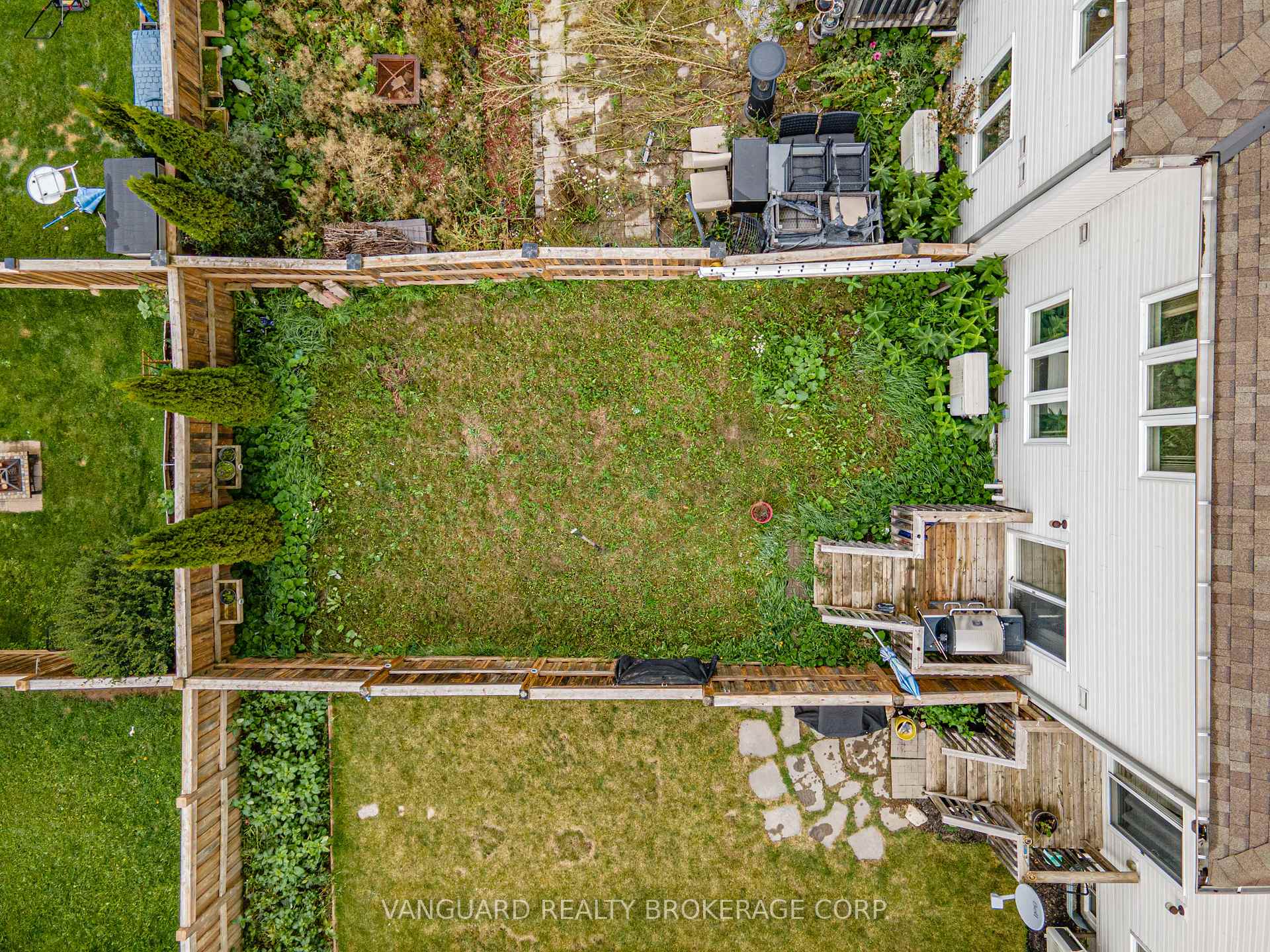 Photo 3 of 905 Cook Crescent, Shelburne — HOMEH