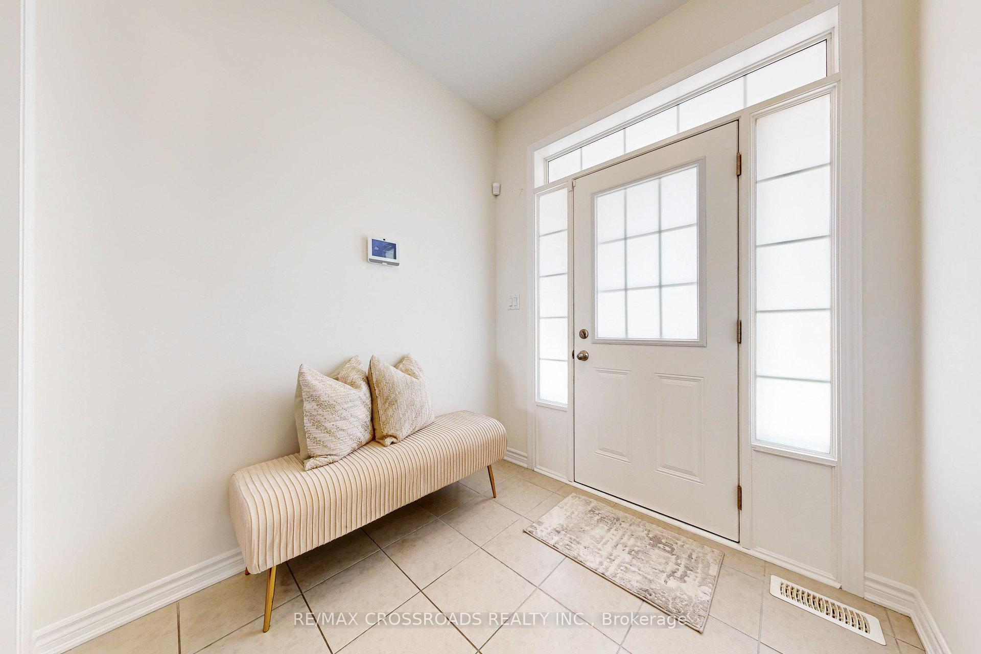 Photo 2 of 15 Littlebeck Crescent, Whitby, Rural Whitby — HOMEH